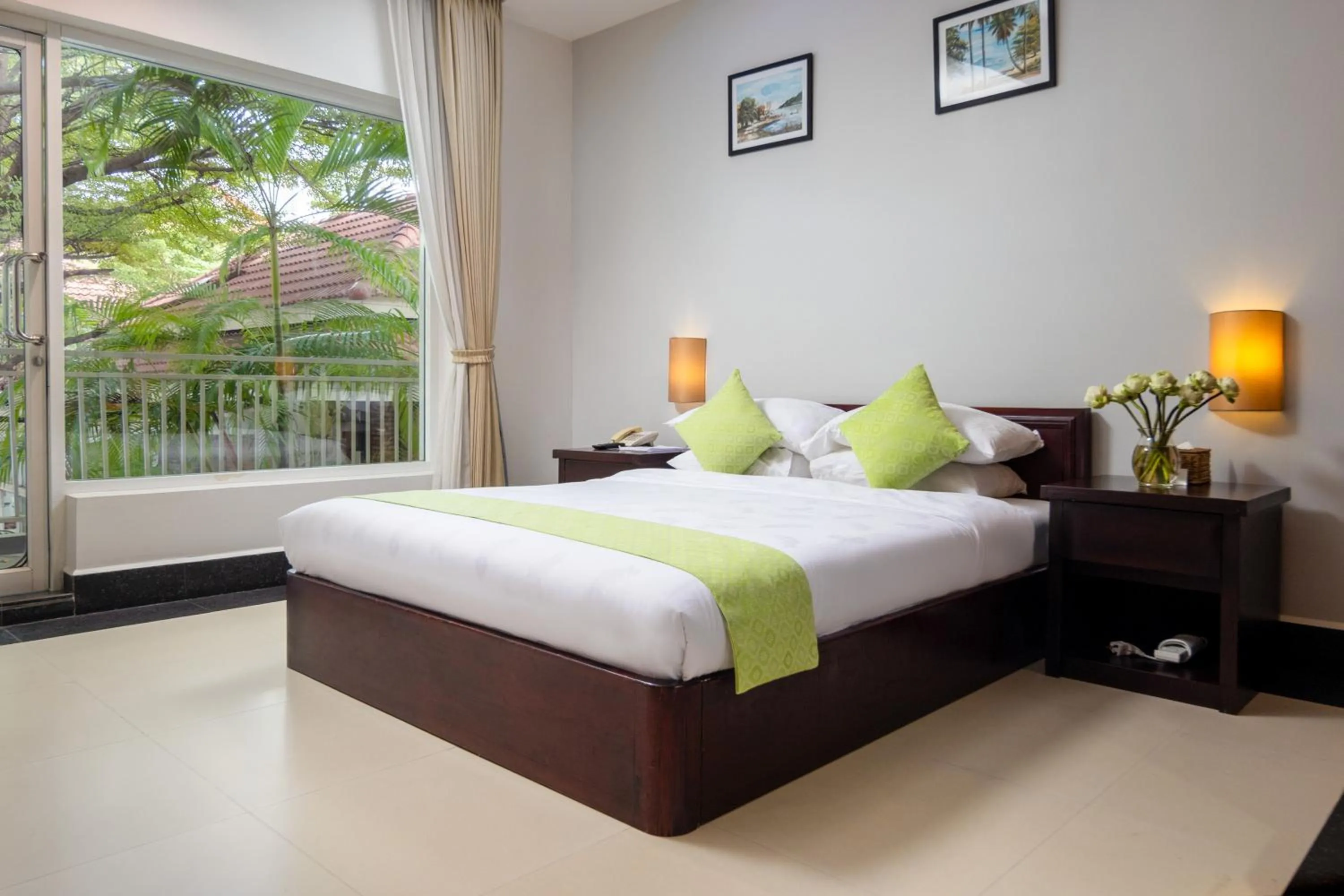 View (from property/room), Bed in Skyline Boutique Hotel