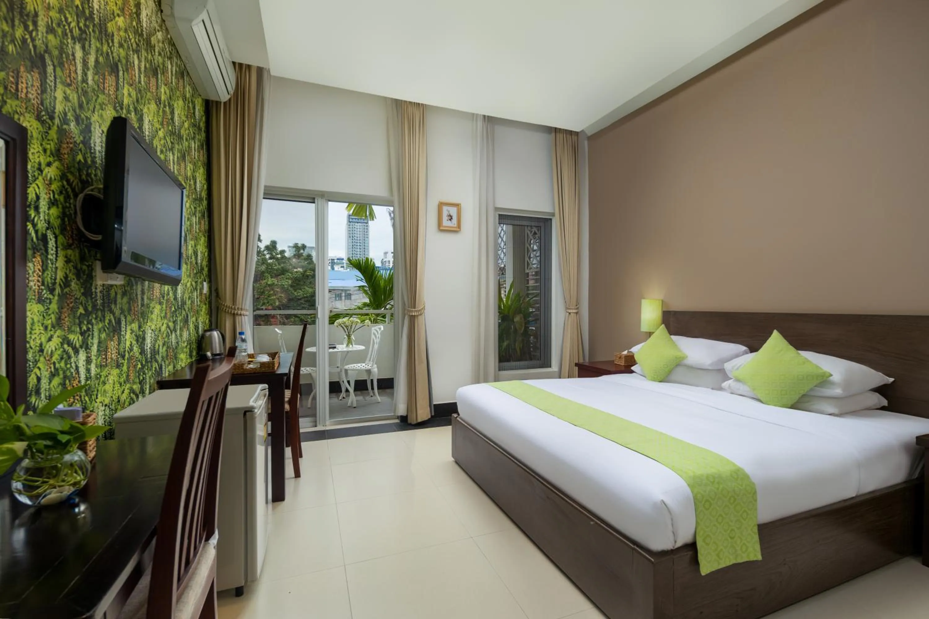 View (from property/room), Bed in Skyline Boutique Hotel