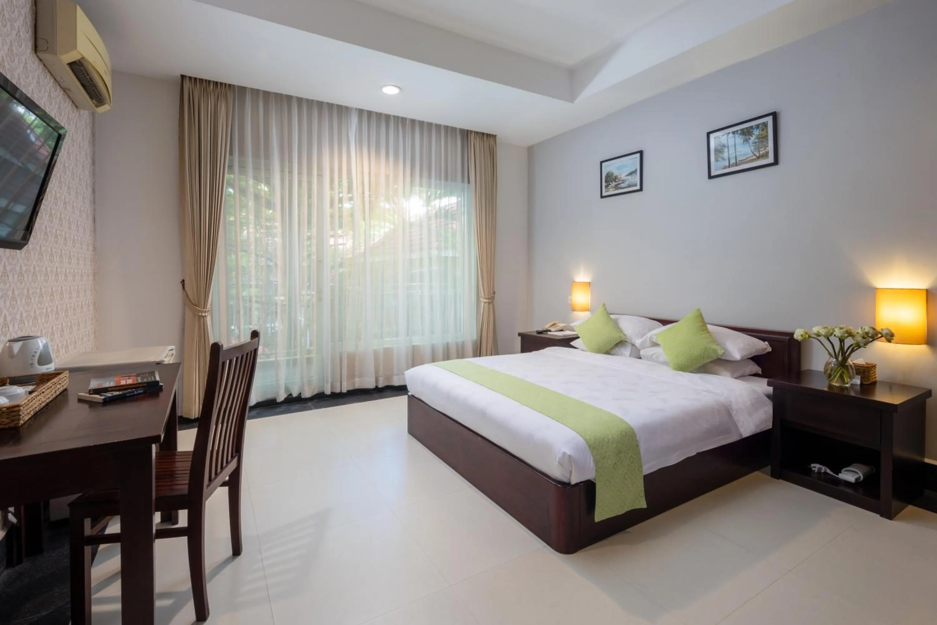 View (from property/room), Bed in Skyline Boutique Hotel