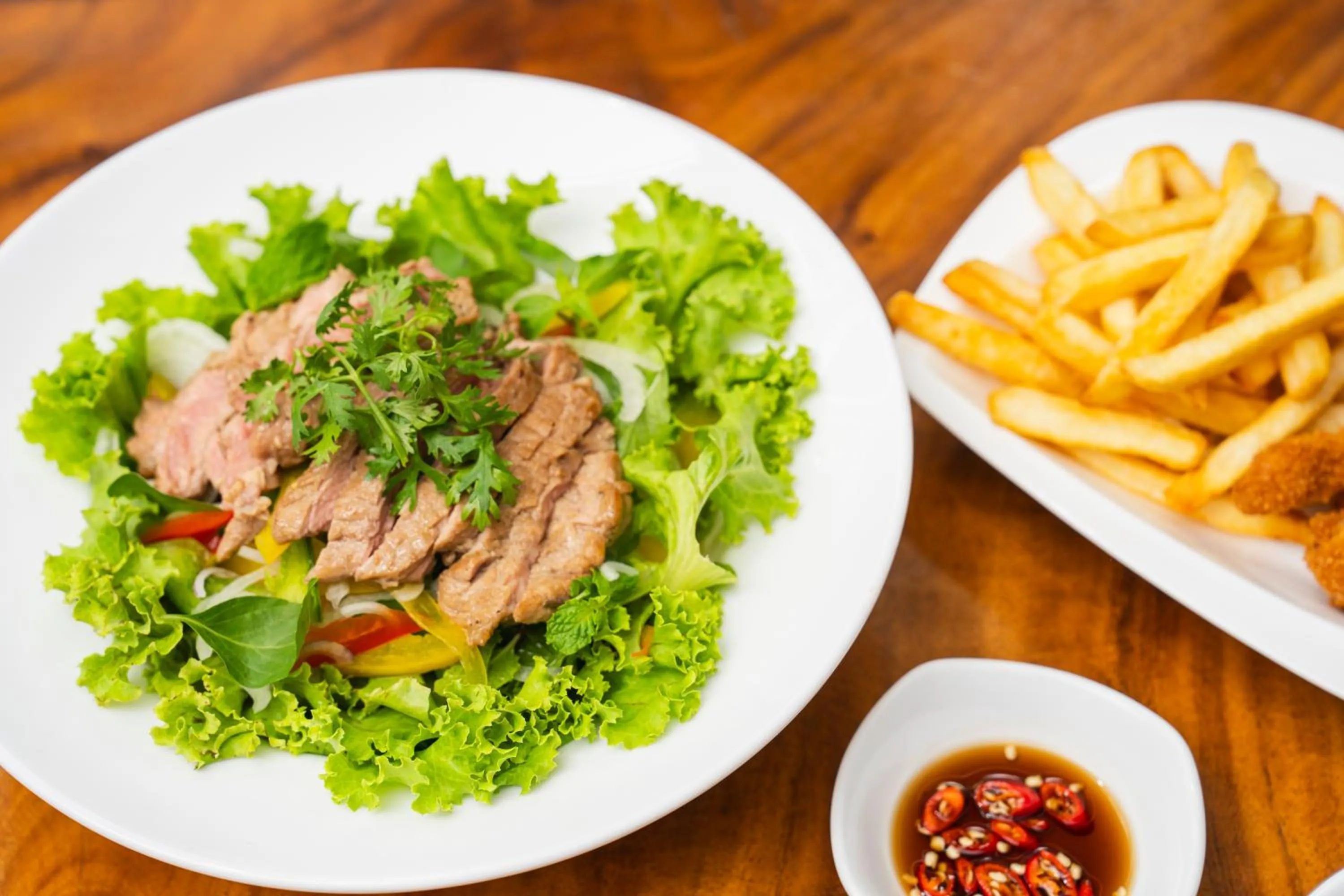 Restaurant/places to eat in Skyline Boutique Hotel