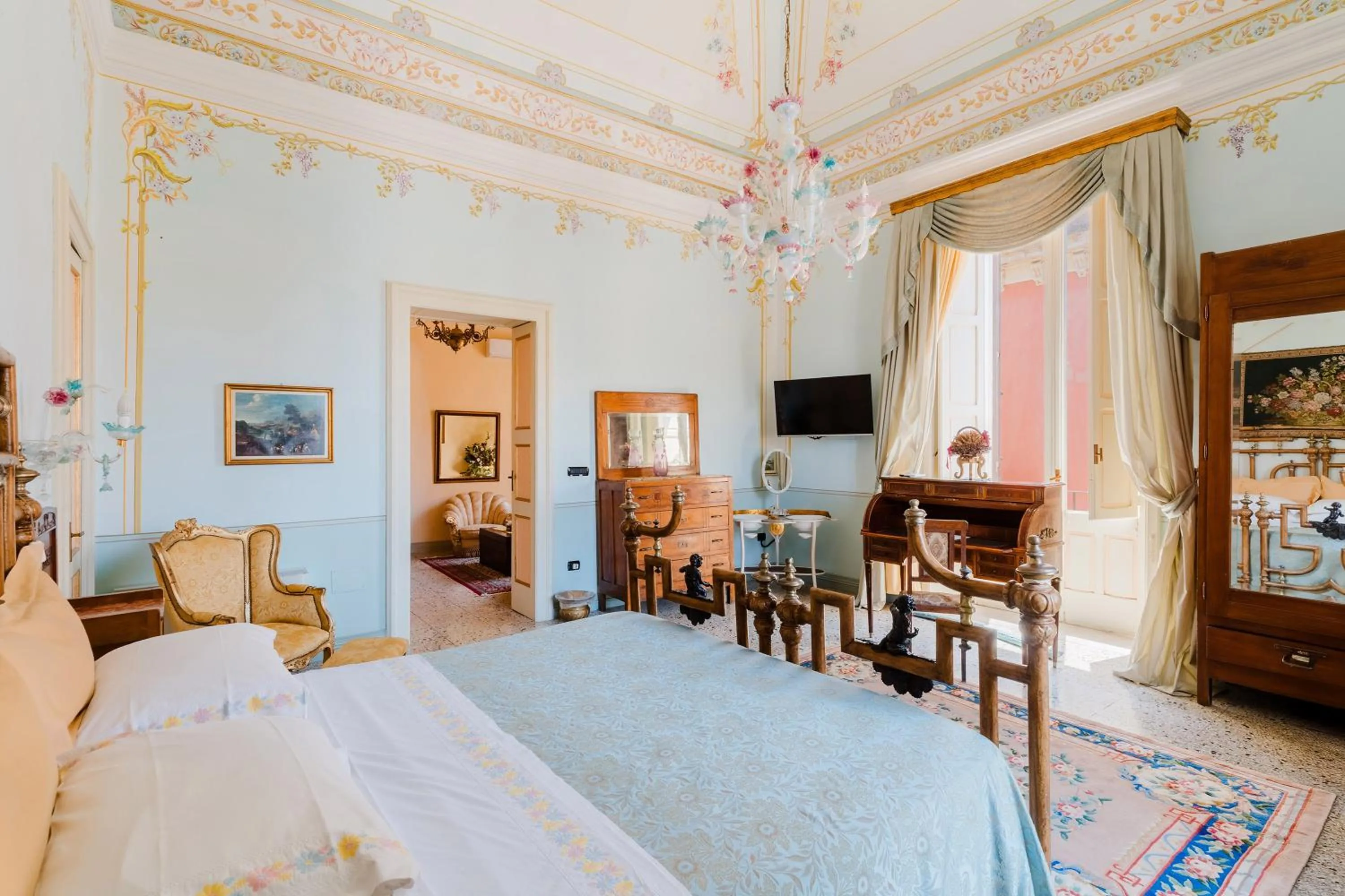 Photo of the whole room, Bed in Palazzo De Castro