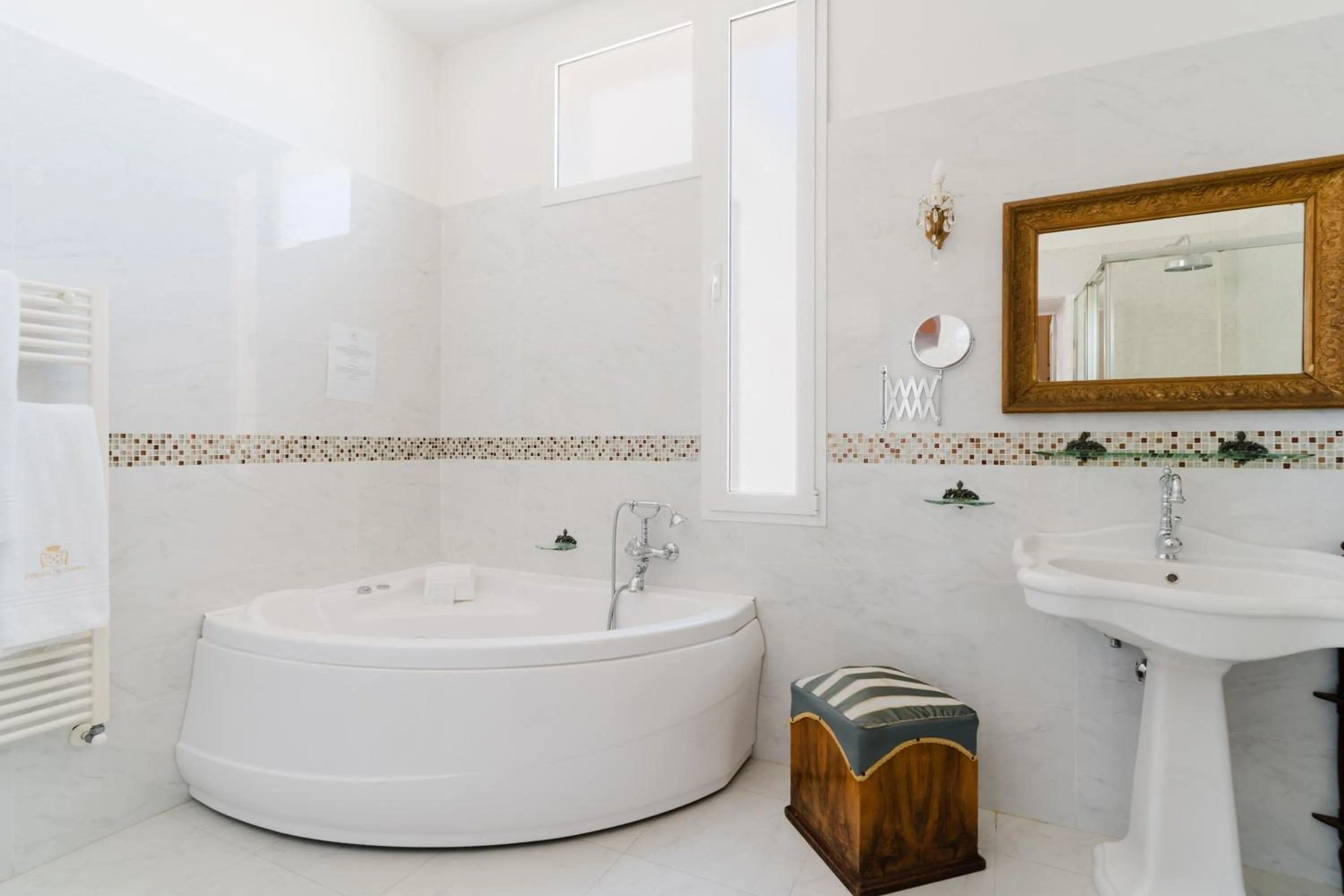 Bath in Palazzo De Castro