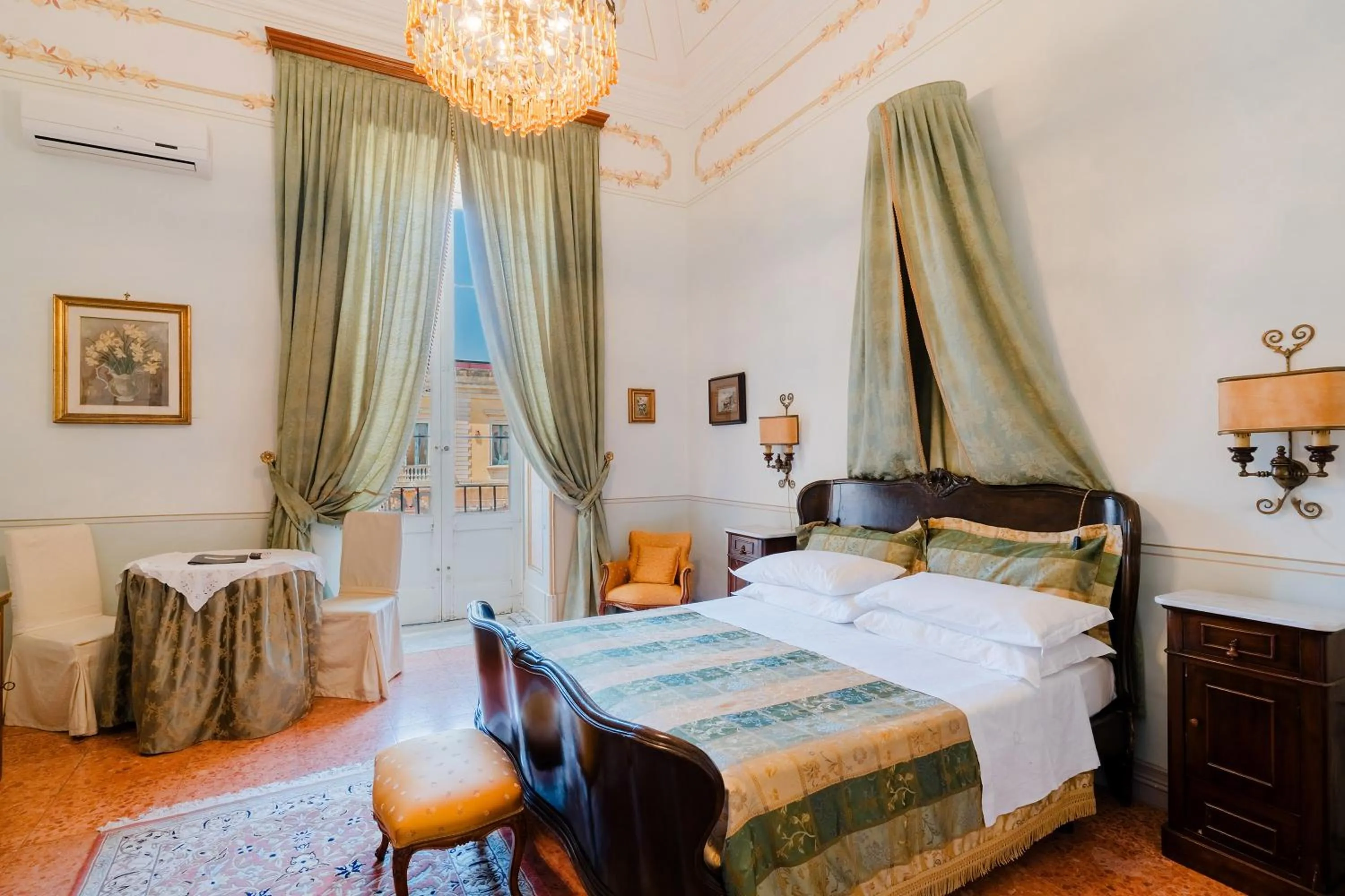 Photo of the whole room, Bed in Palazzo De Castro