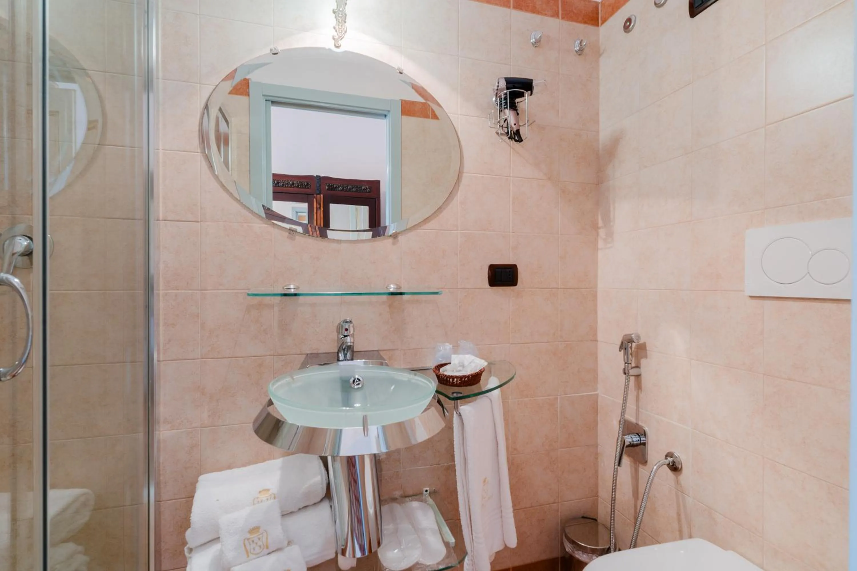 Shower in Palazzo De Castro