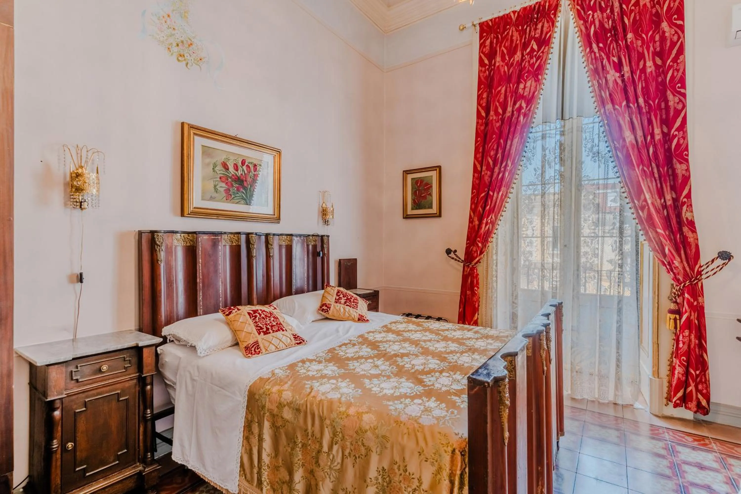 Photo of the whole room, Bed in Palazzo De Castro