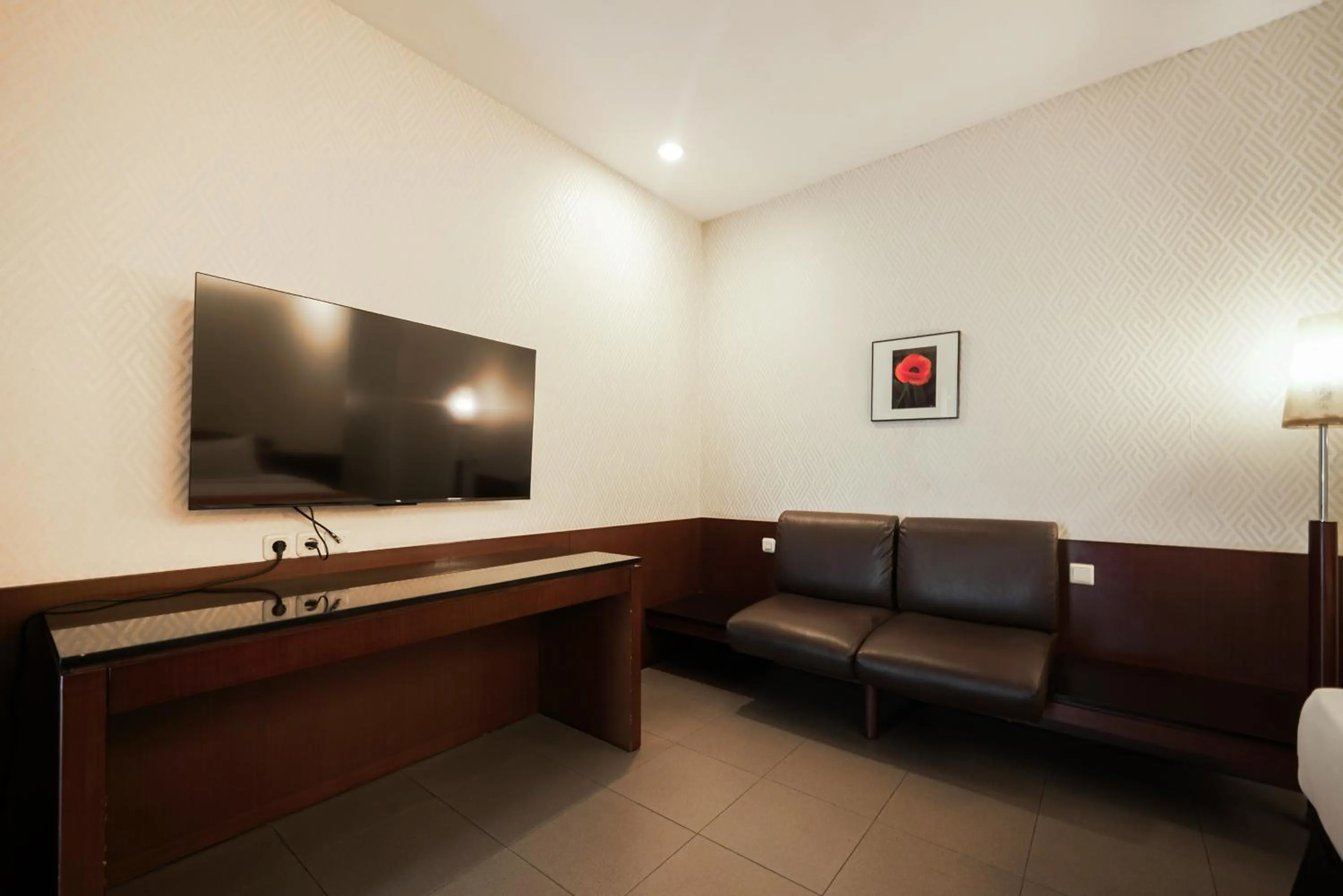 Seating area in RedDoorz Plus @ Cipaganti Street 3