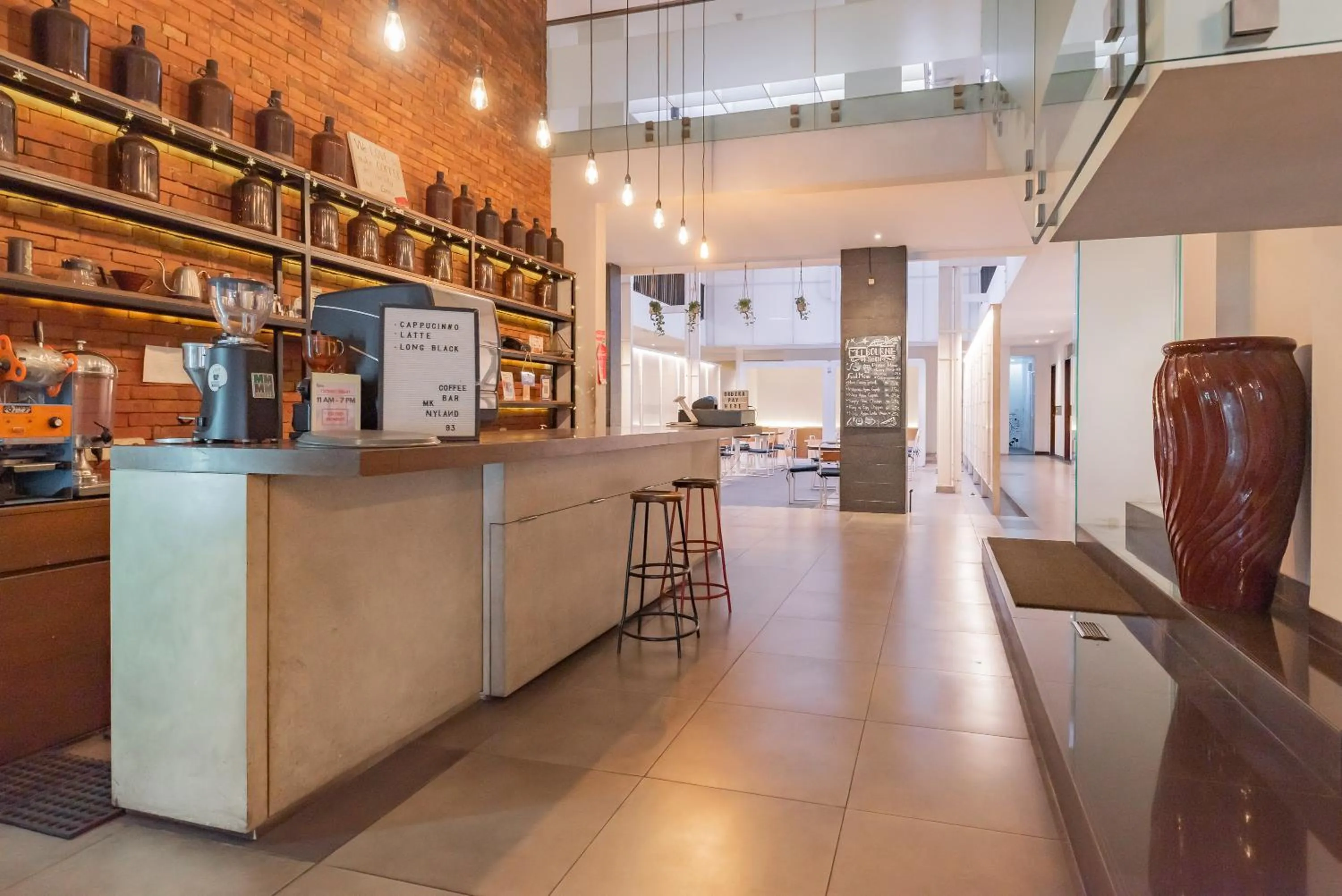 Restaurant/places to eat in RedDoorz Plus @ Cipaganti Street 3