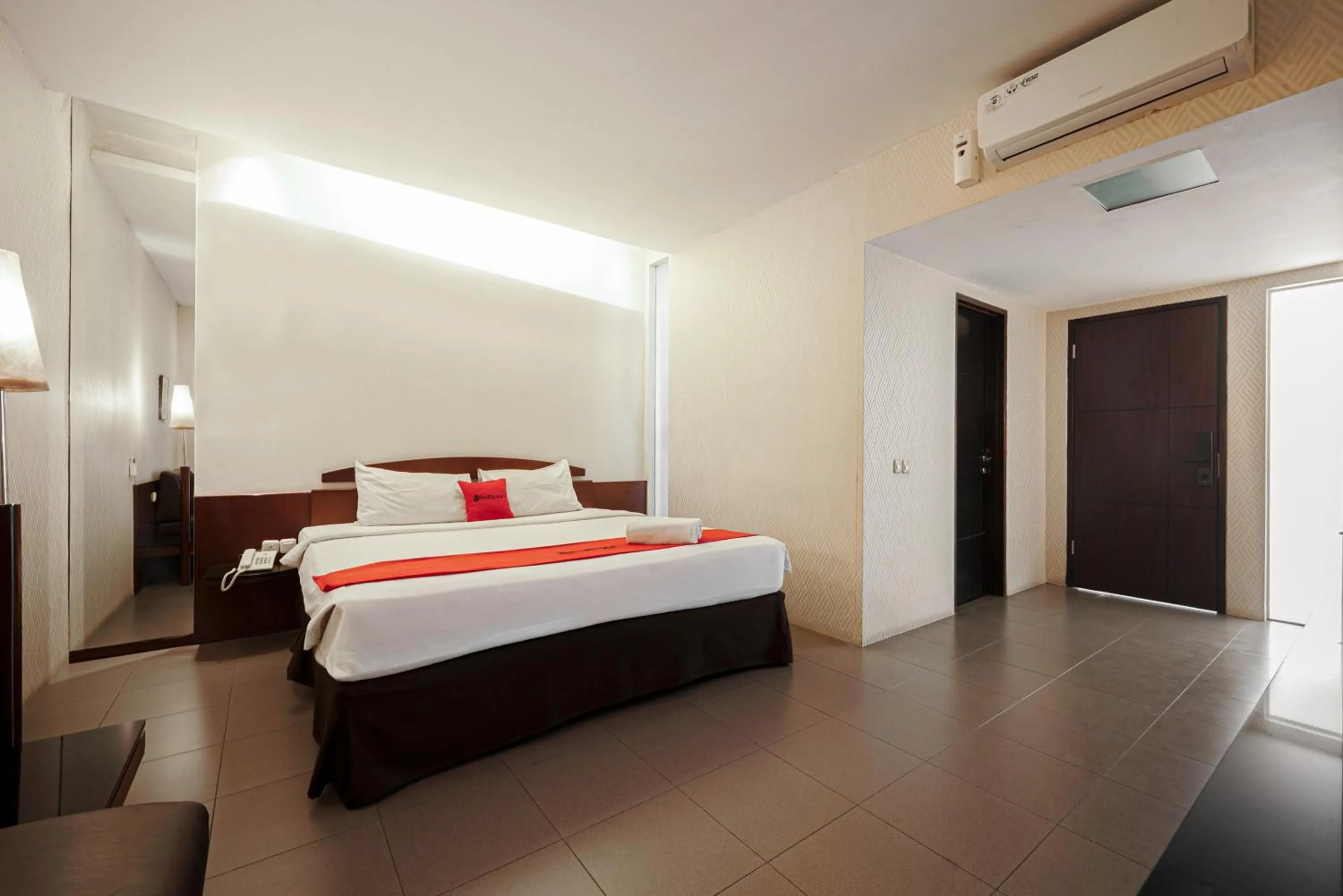 Bedroom, Bed in RedDoorz Plus @ Cipaganti Street 3
