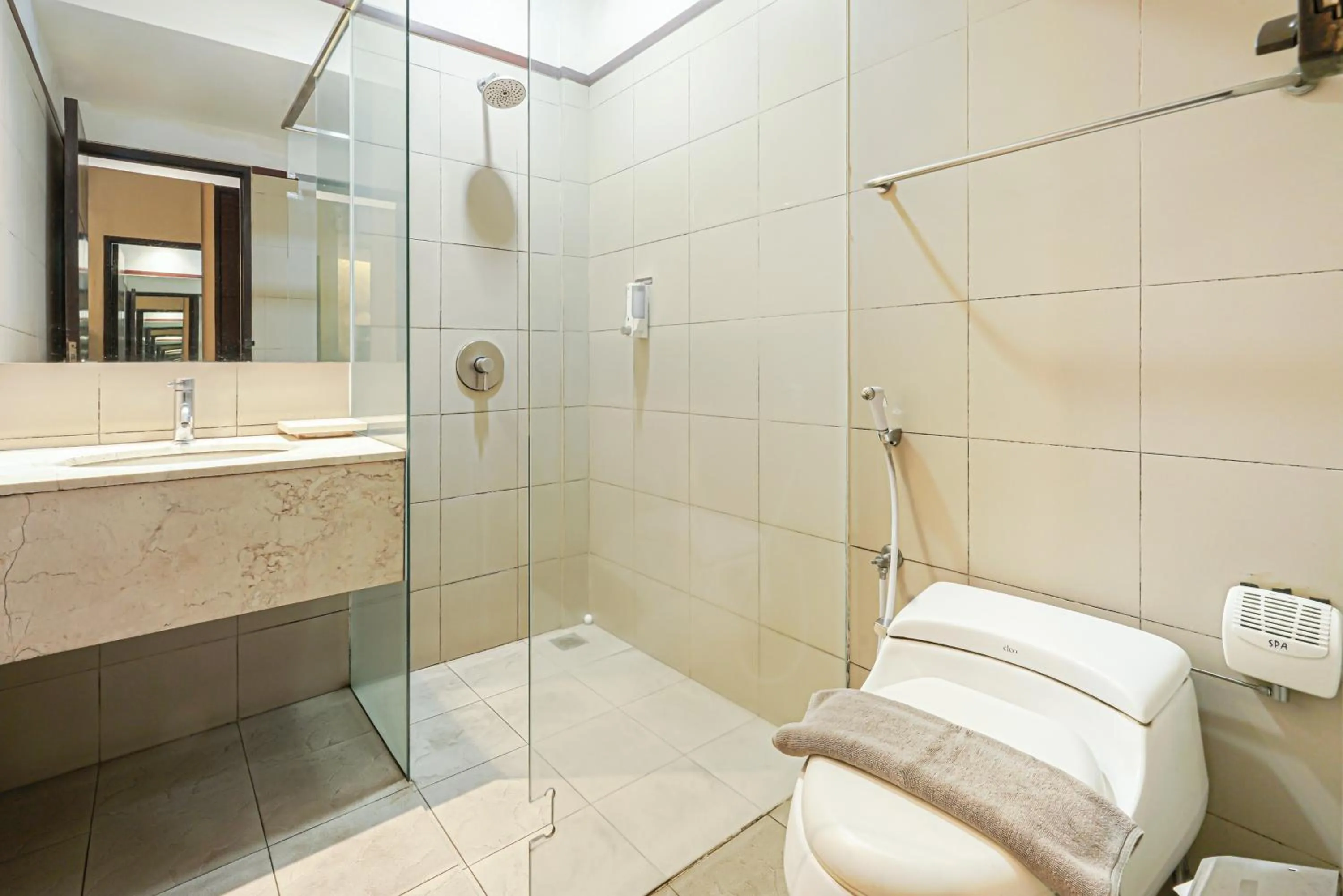 Bathroom in RedDoorz Plus @ Cipaganti Street 3