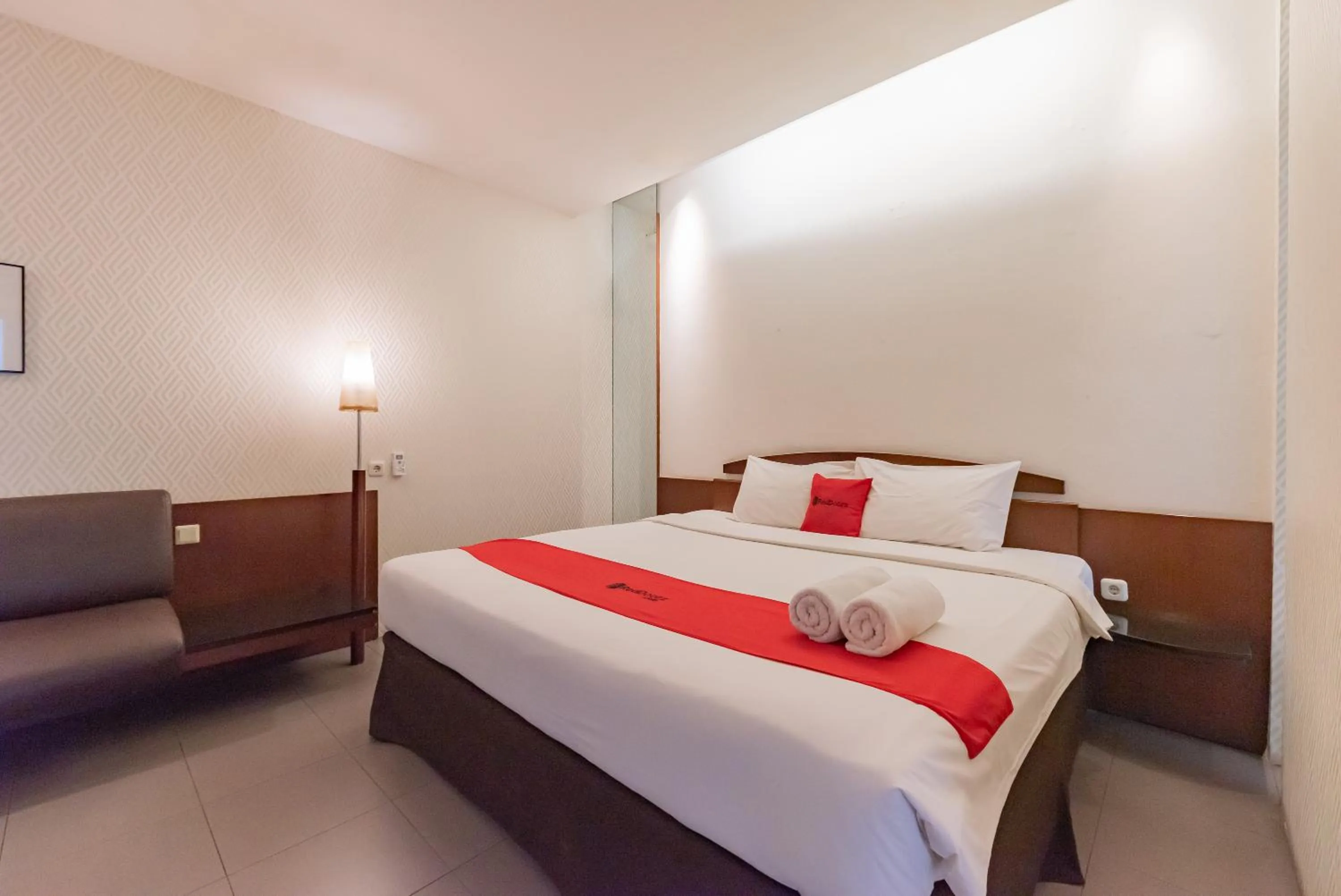 Bedroom, Bed in RedDoorz Plus @ Cipaganti Street 3