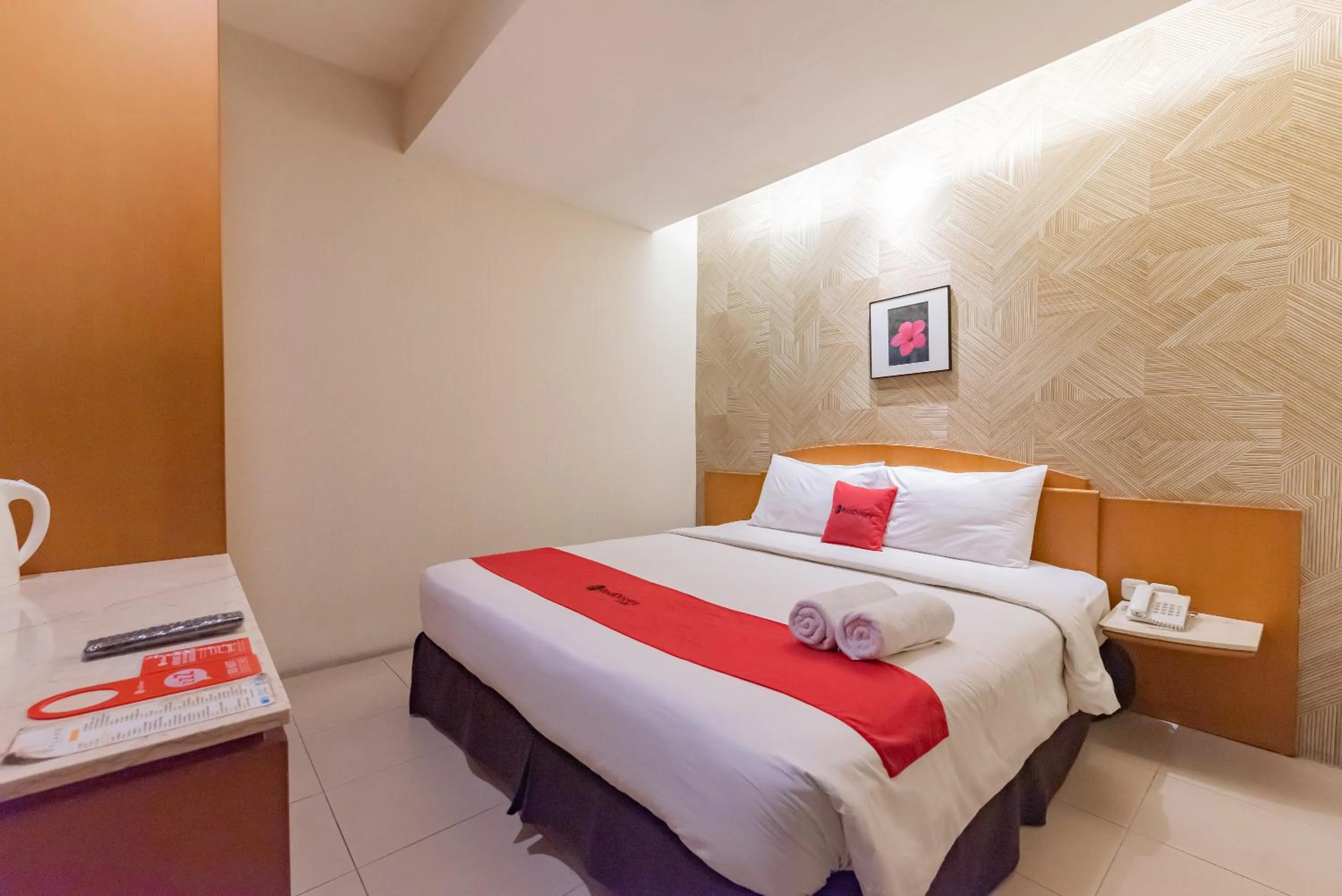 Bedroom, Bed in RedDoorz Plus @ Cipaganti Street 3