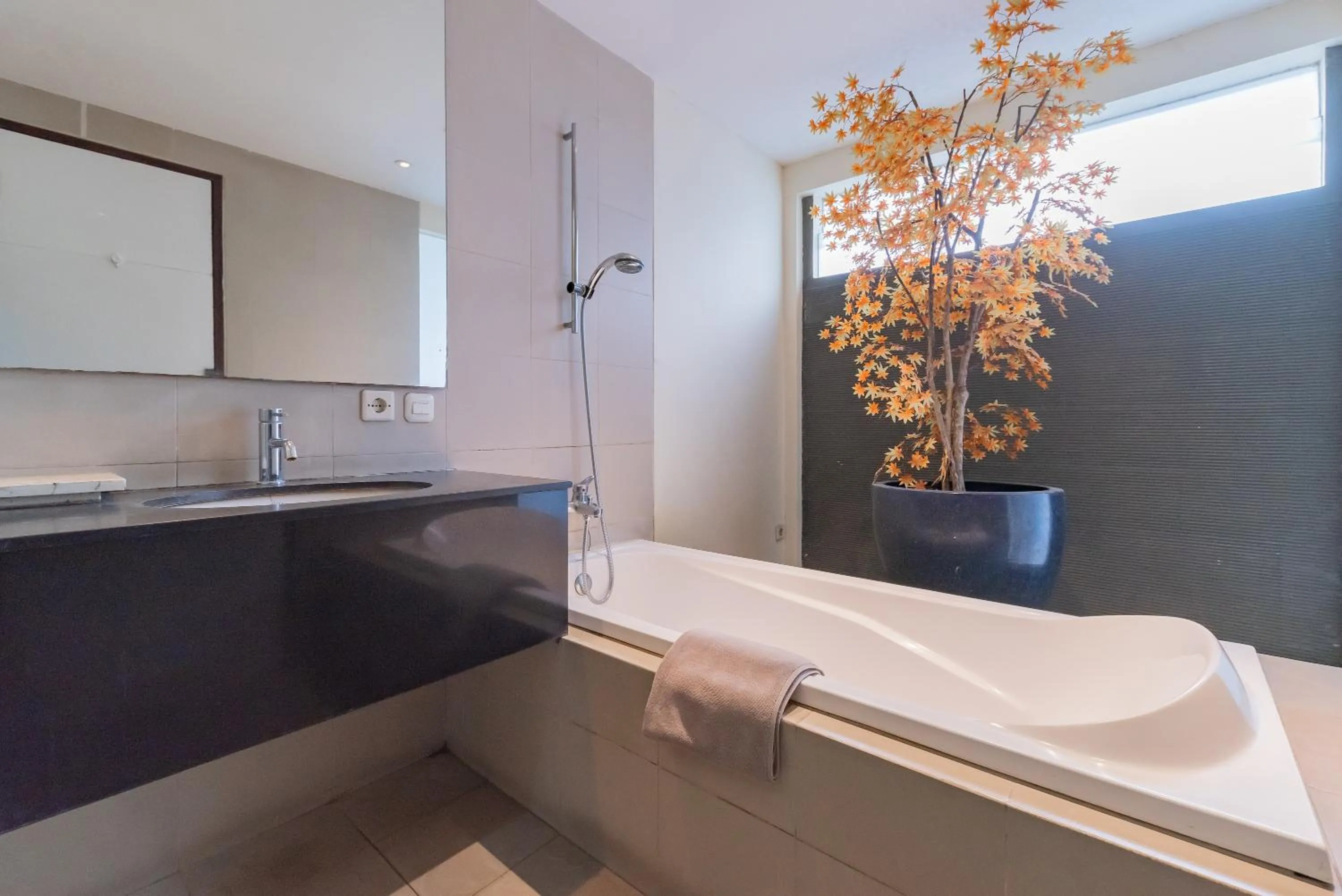 Bathroom in RedDoorz Plus @ Cipaganti Street 3