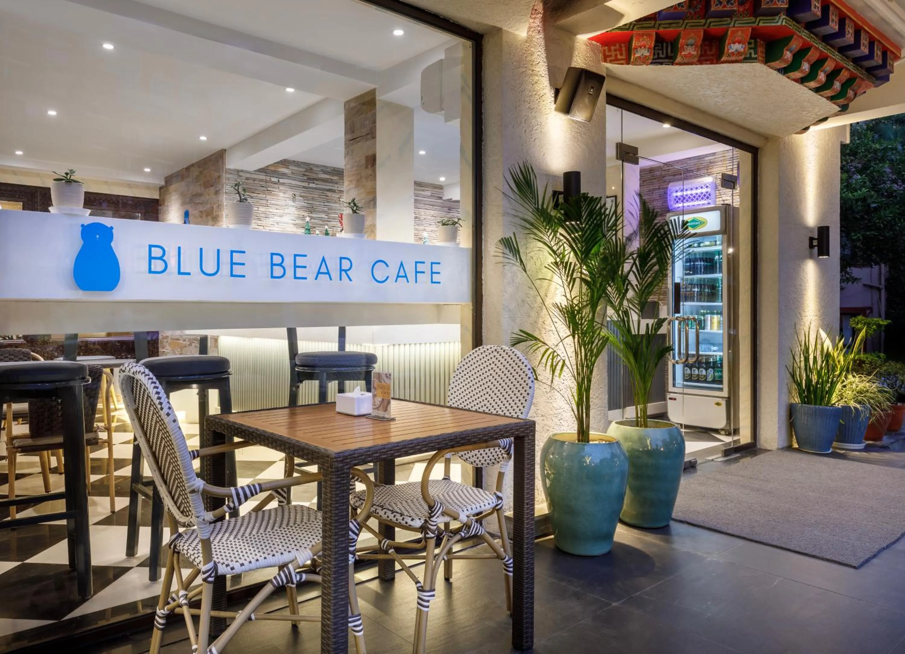 Restaurant/places to eat in Hotel Tibet