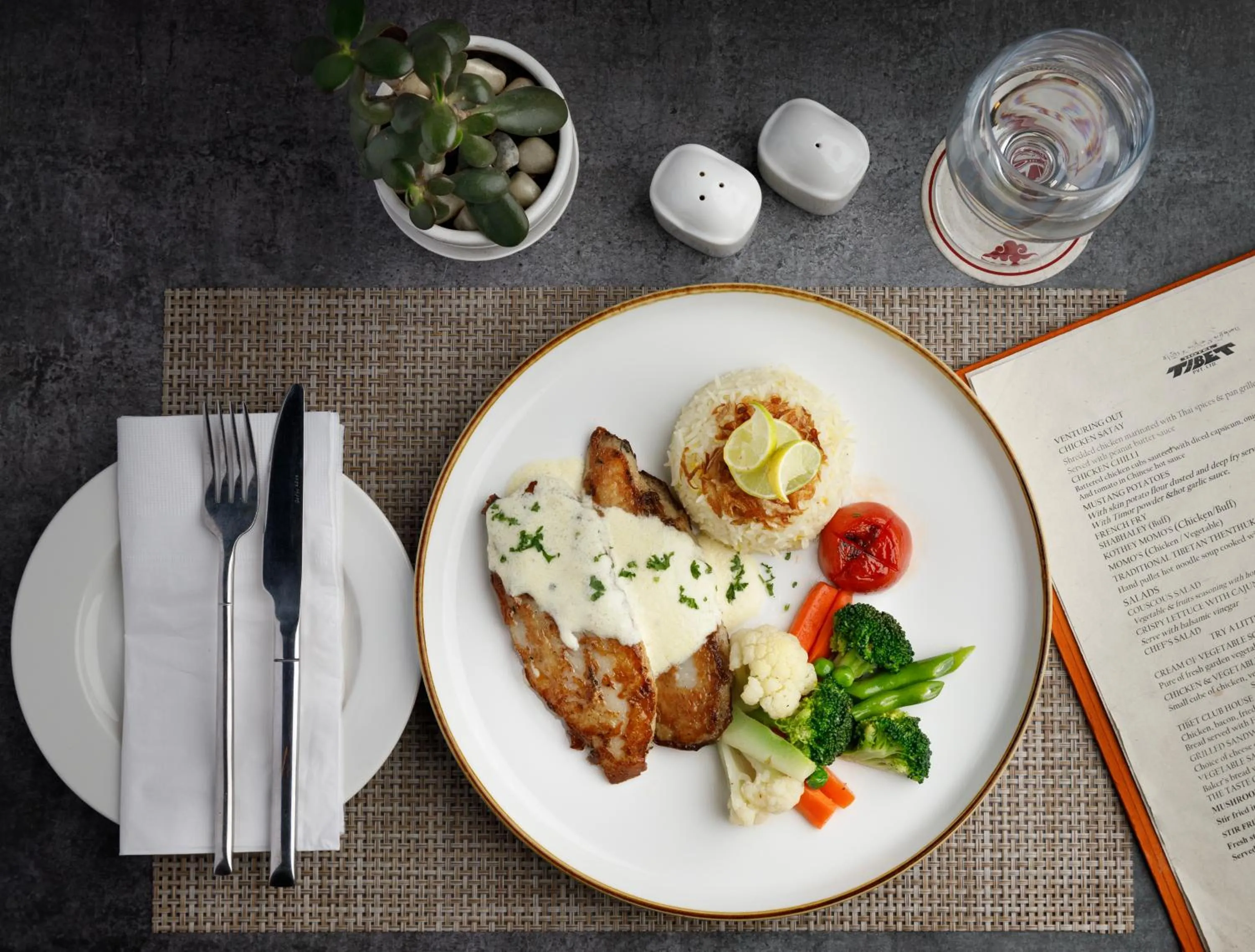 Food and drinks in Hotel Tibet