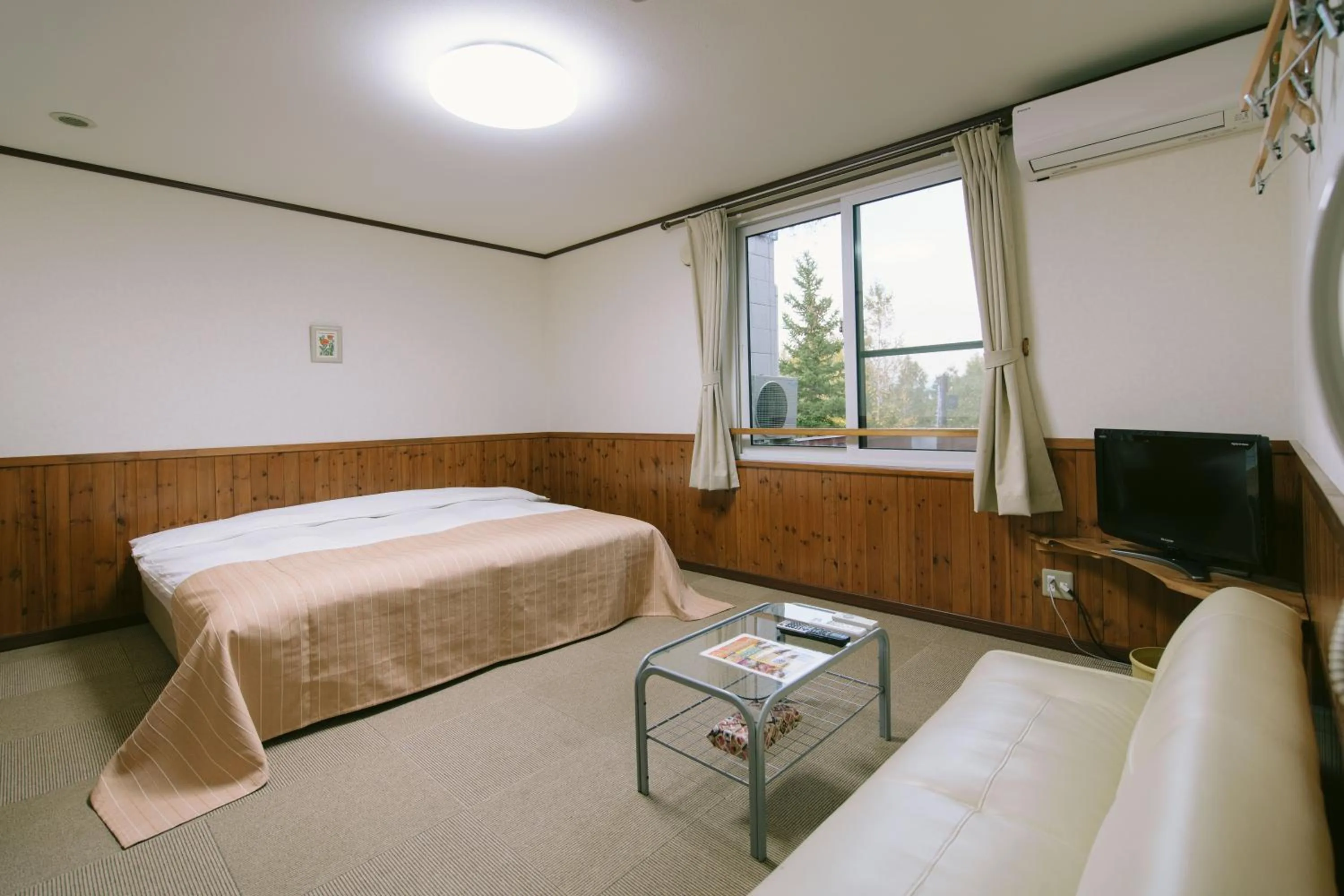 Photo of the whole room, Bed in Pension Ashitaya