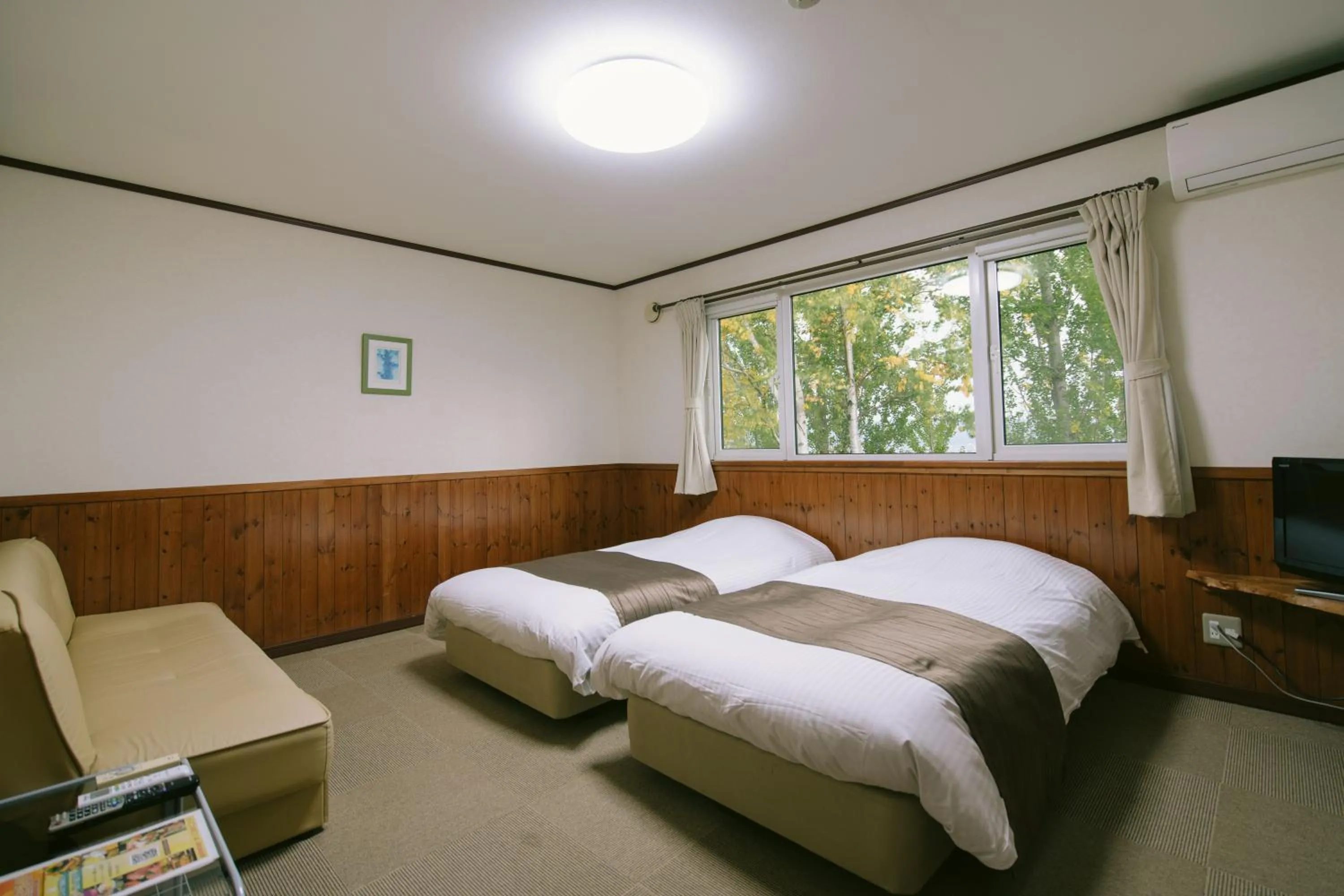 Day, Bed in Pension Ashitaya