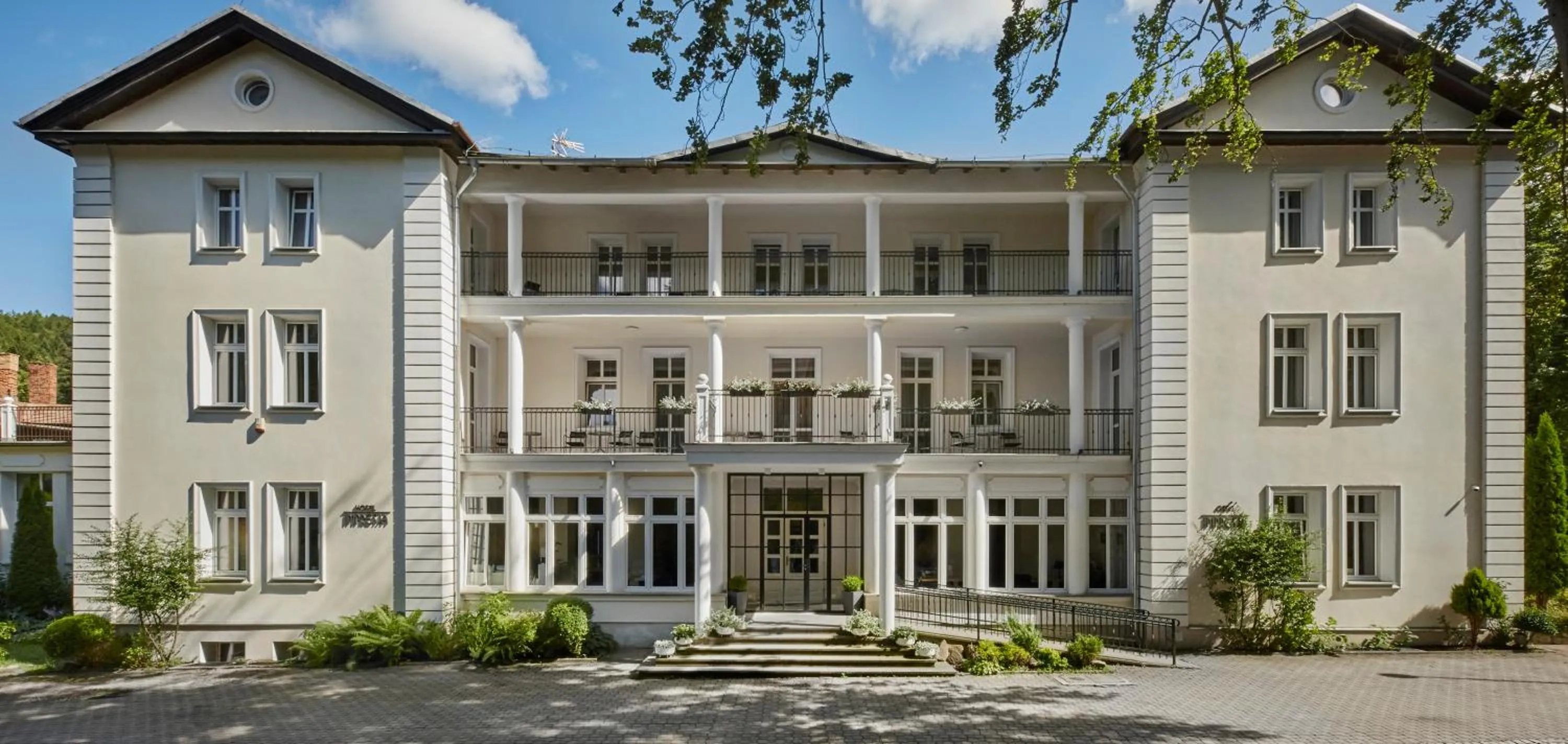 Property building in Impresja Art Resort