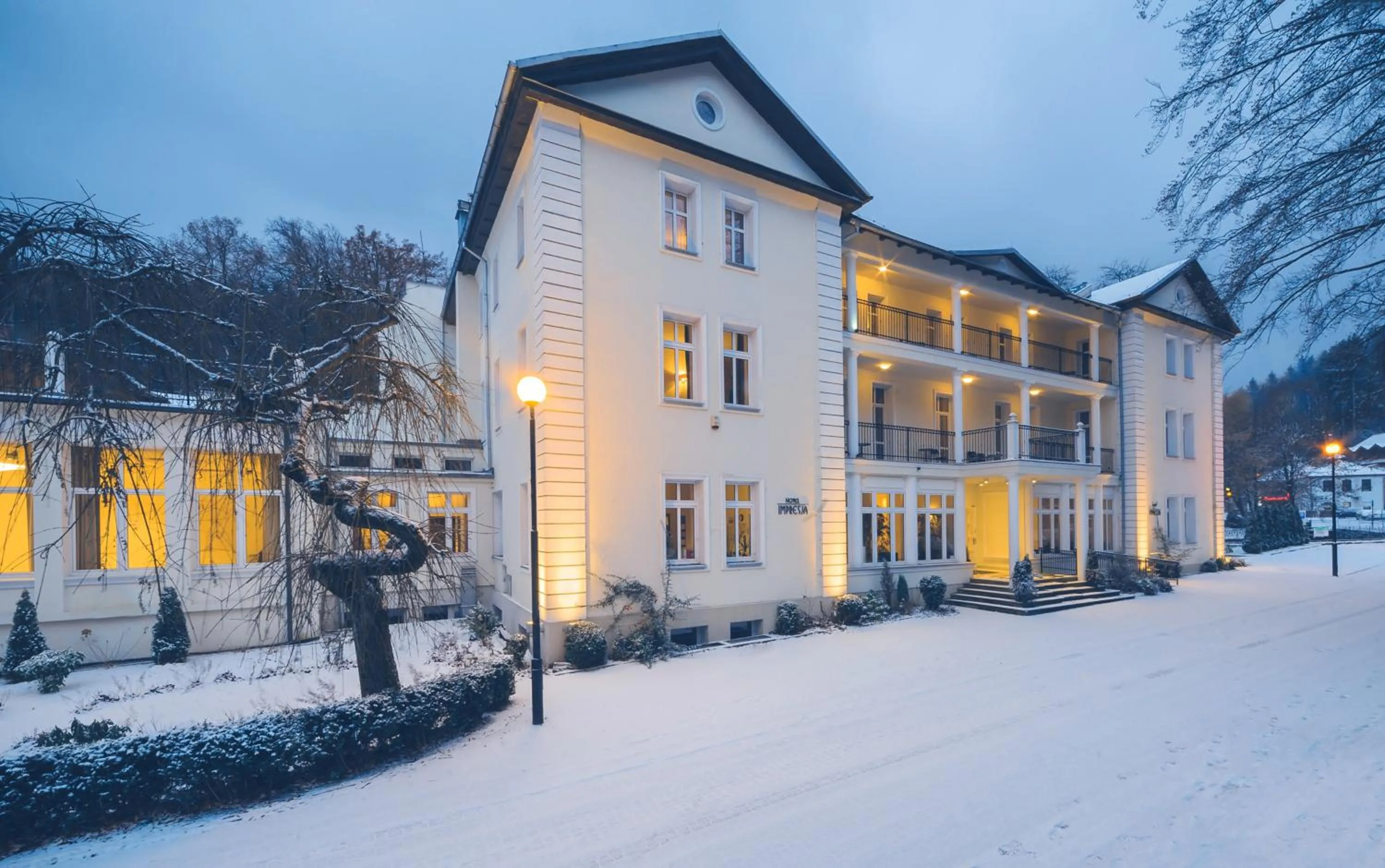 Facade/entrance in Impresja Art Resort