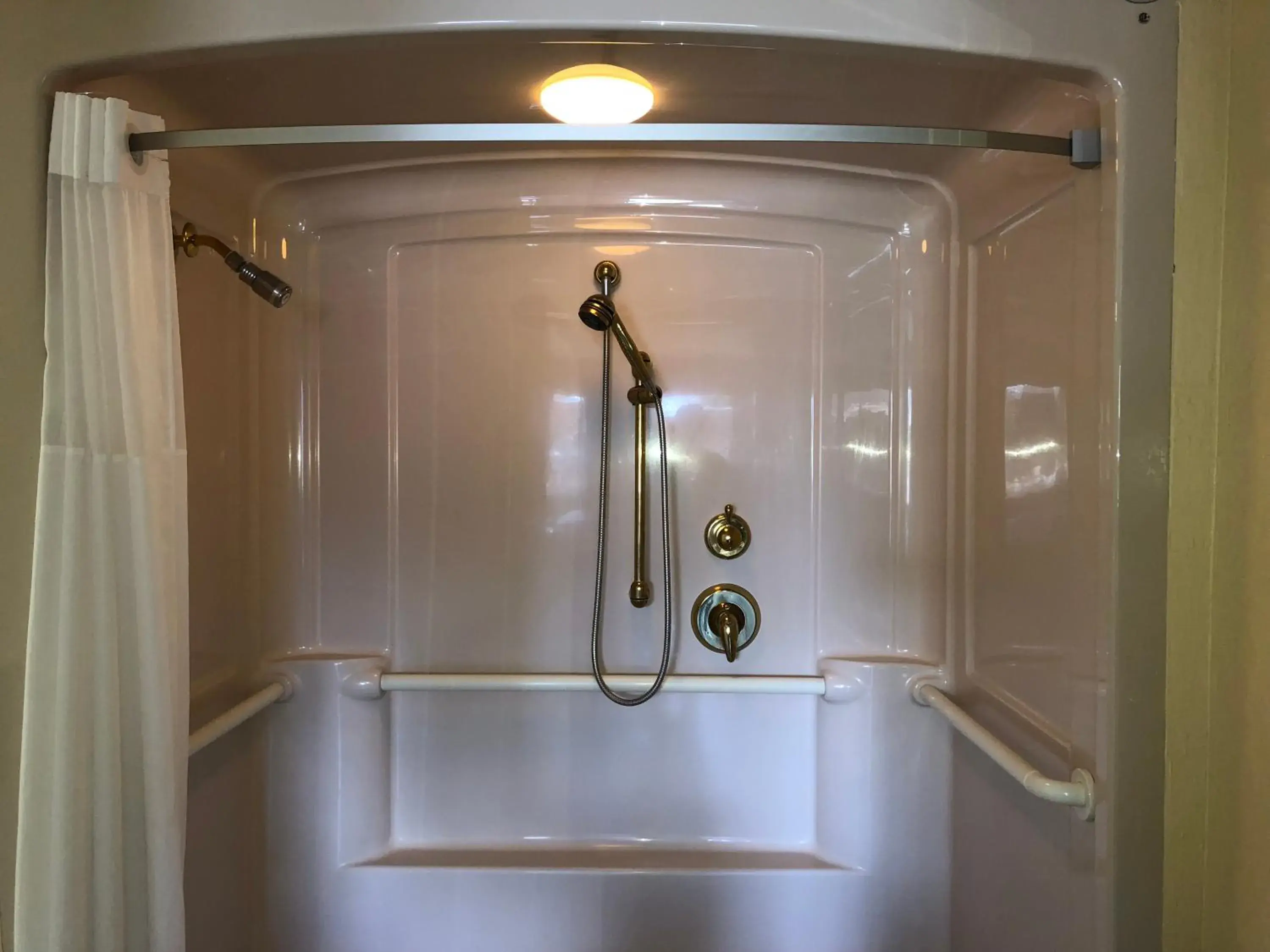 Queen Room with Two Queen Beds - Disability Access in Hotel Elevation Queen Room with Two Queen Beds - Disability Access in Hotel Elevation