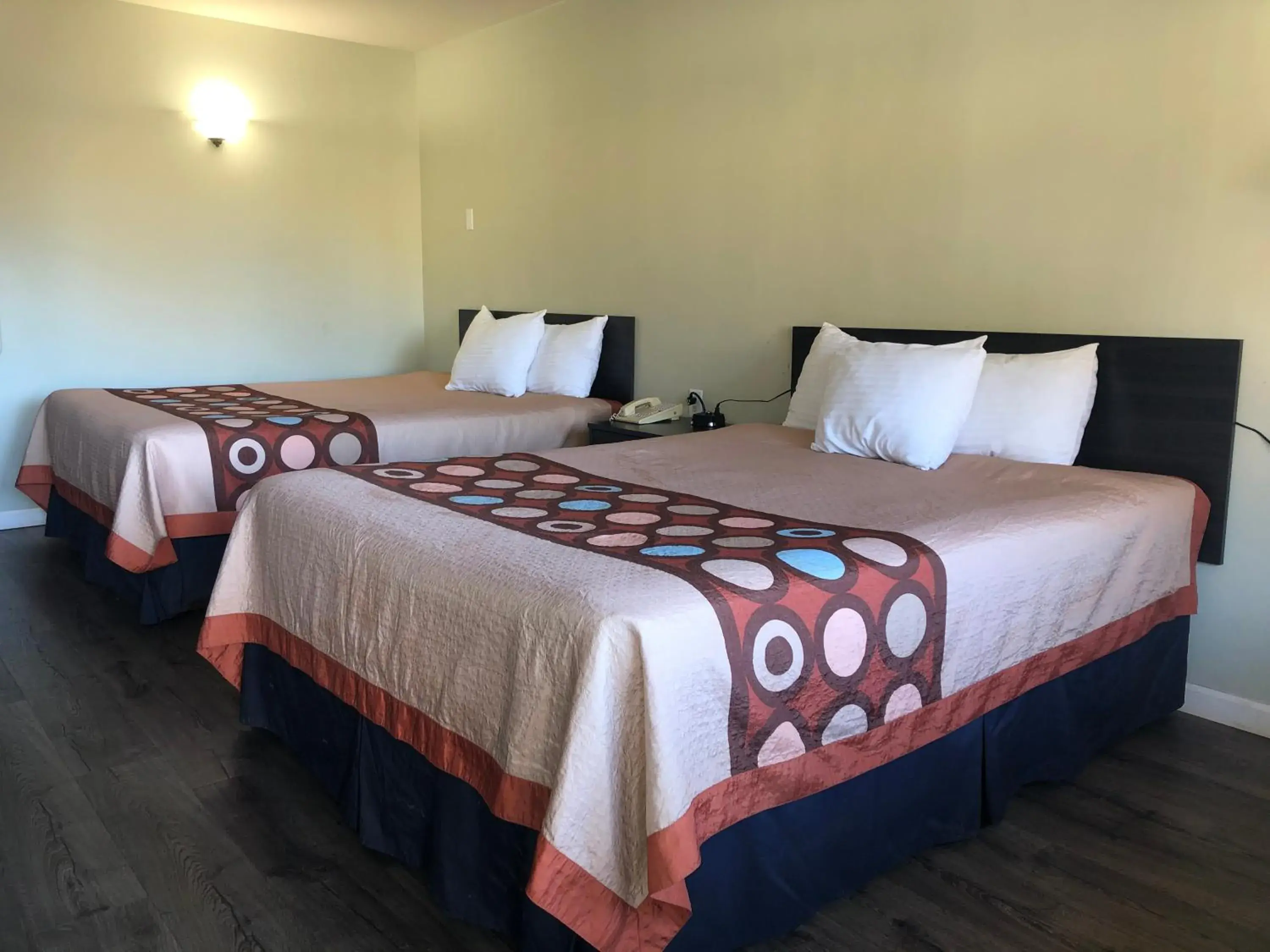 Deluxe Queen Room with Two Queen Beds in Hotel Elevation Deluxe Queen Room with Two Queen Beds in Hotel Elevation