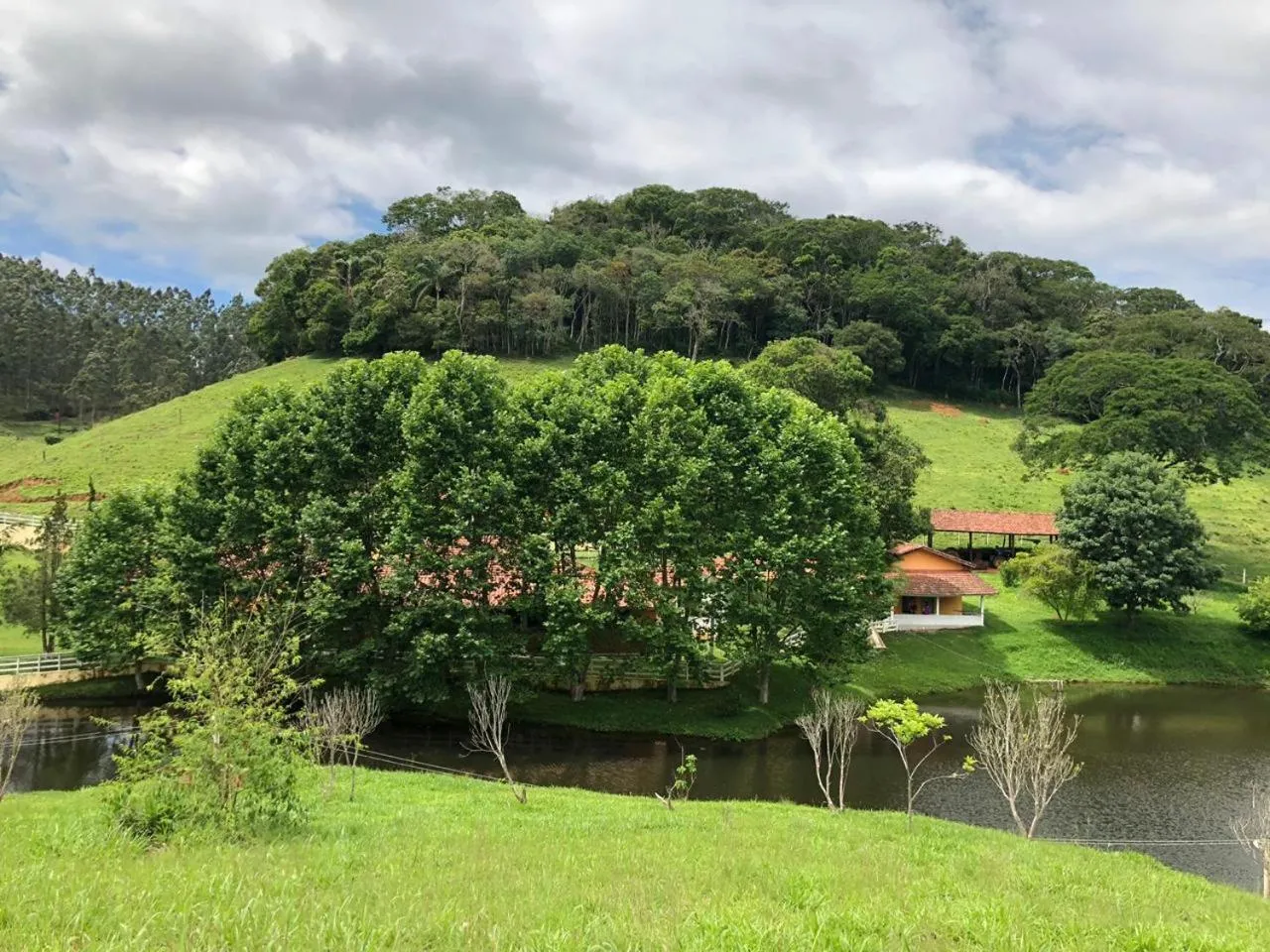 Property building in Fazenda Chico Pereira