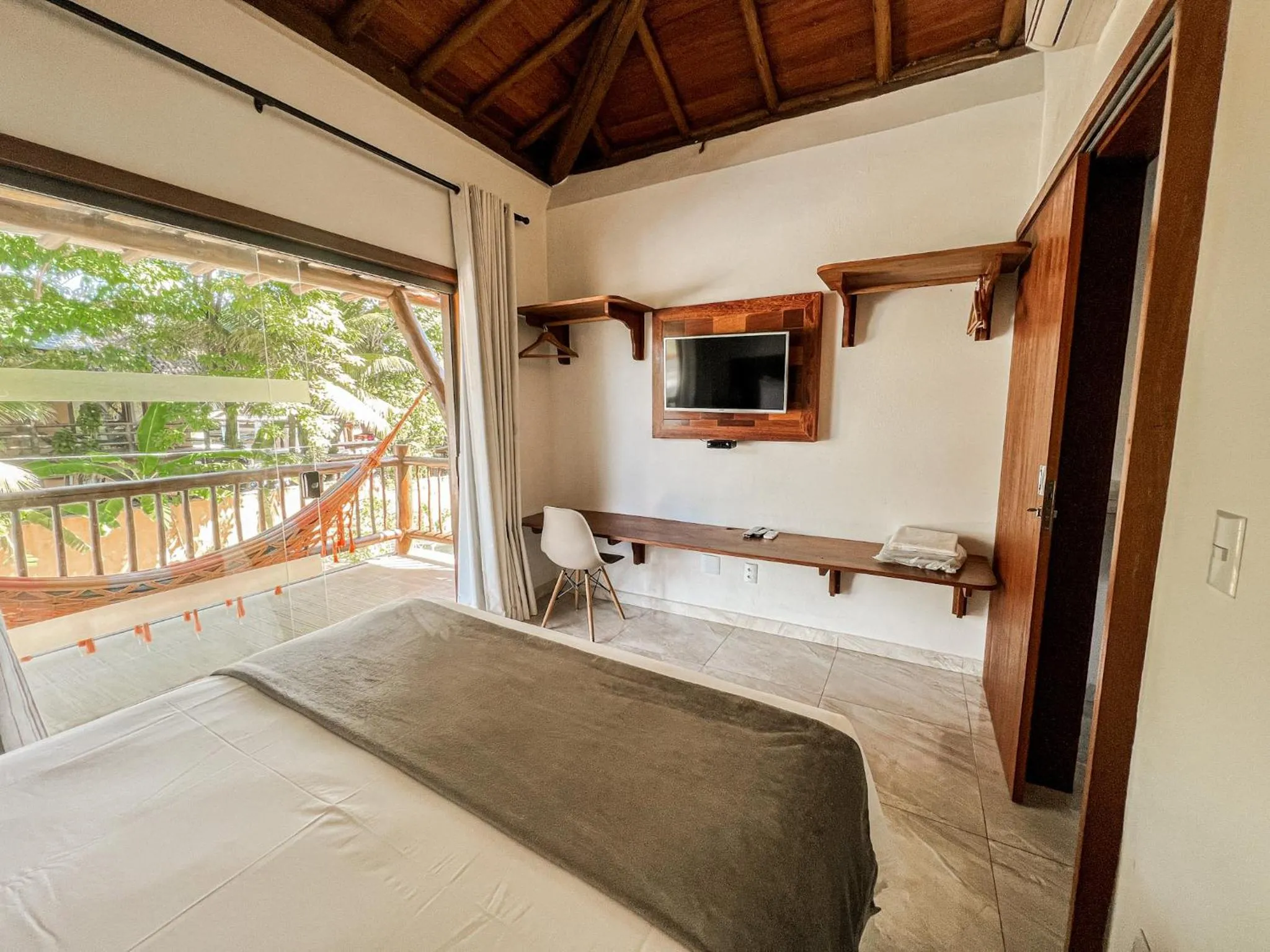 TV and multimedia, Bed in Conchas do Mar Residence