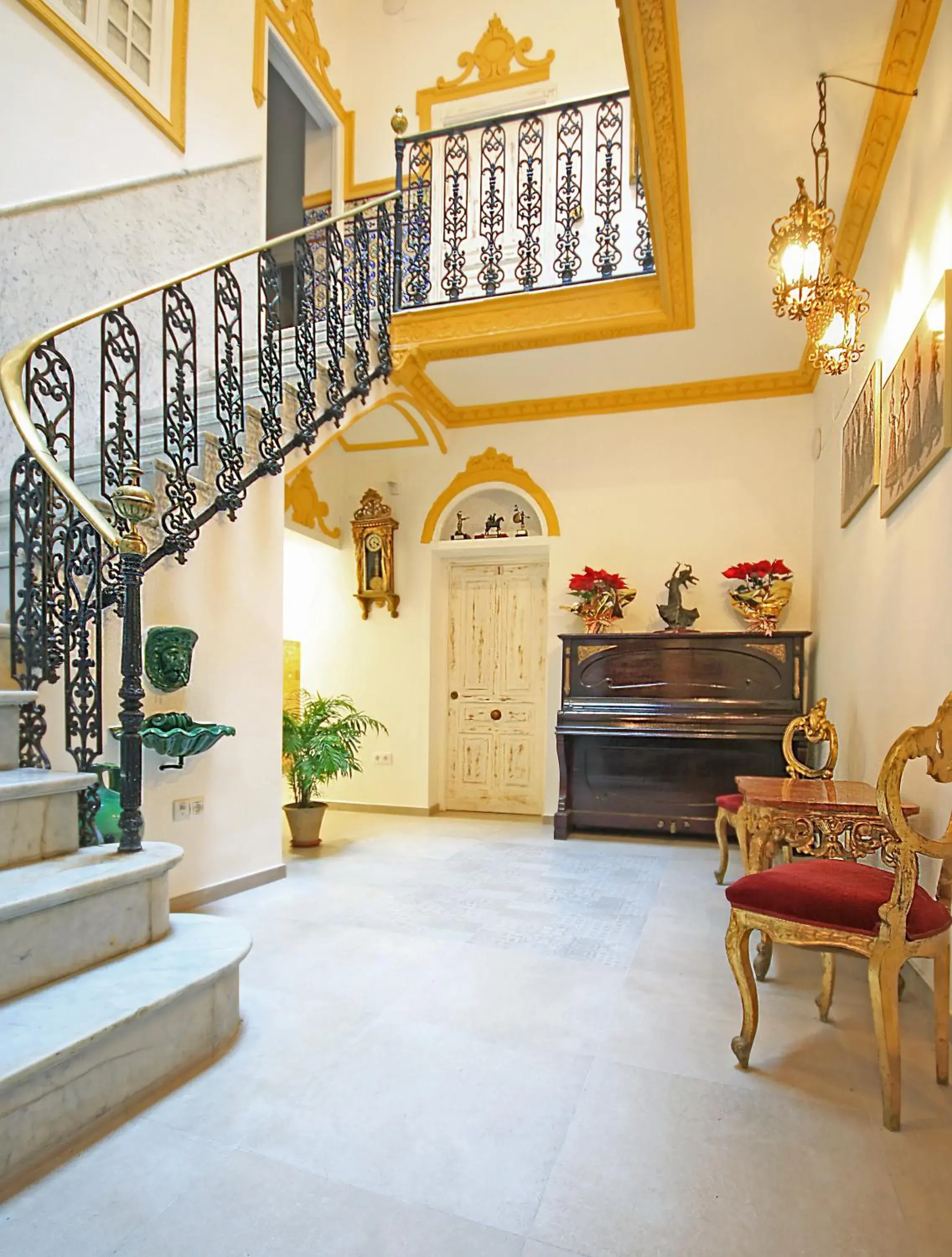 Palace House Hércules Apartments Palace House Hércules Apartments