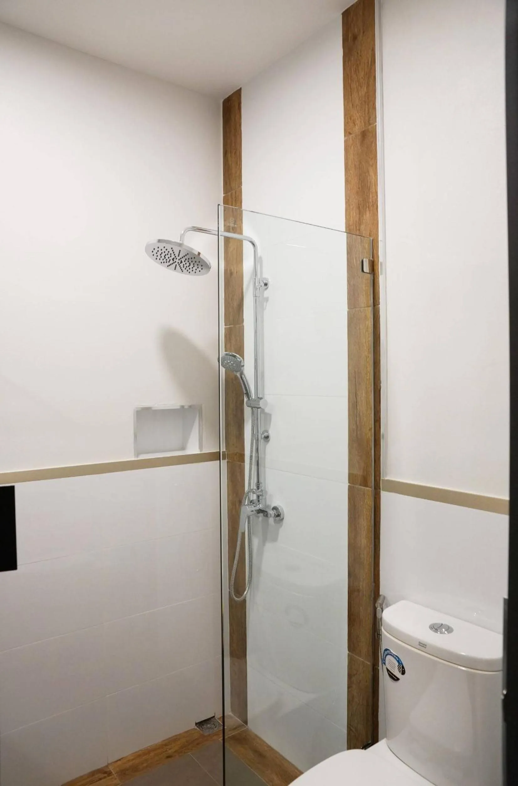 Shower in Hotel Matana