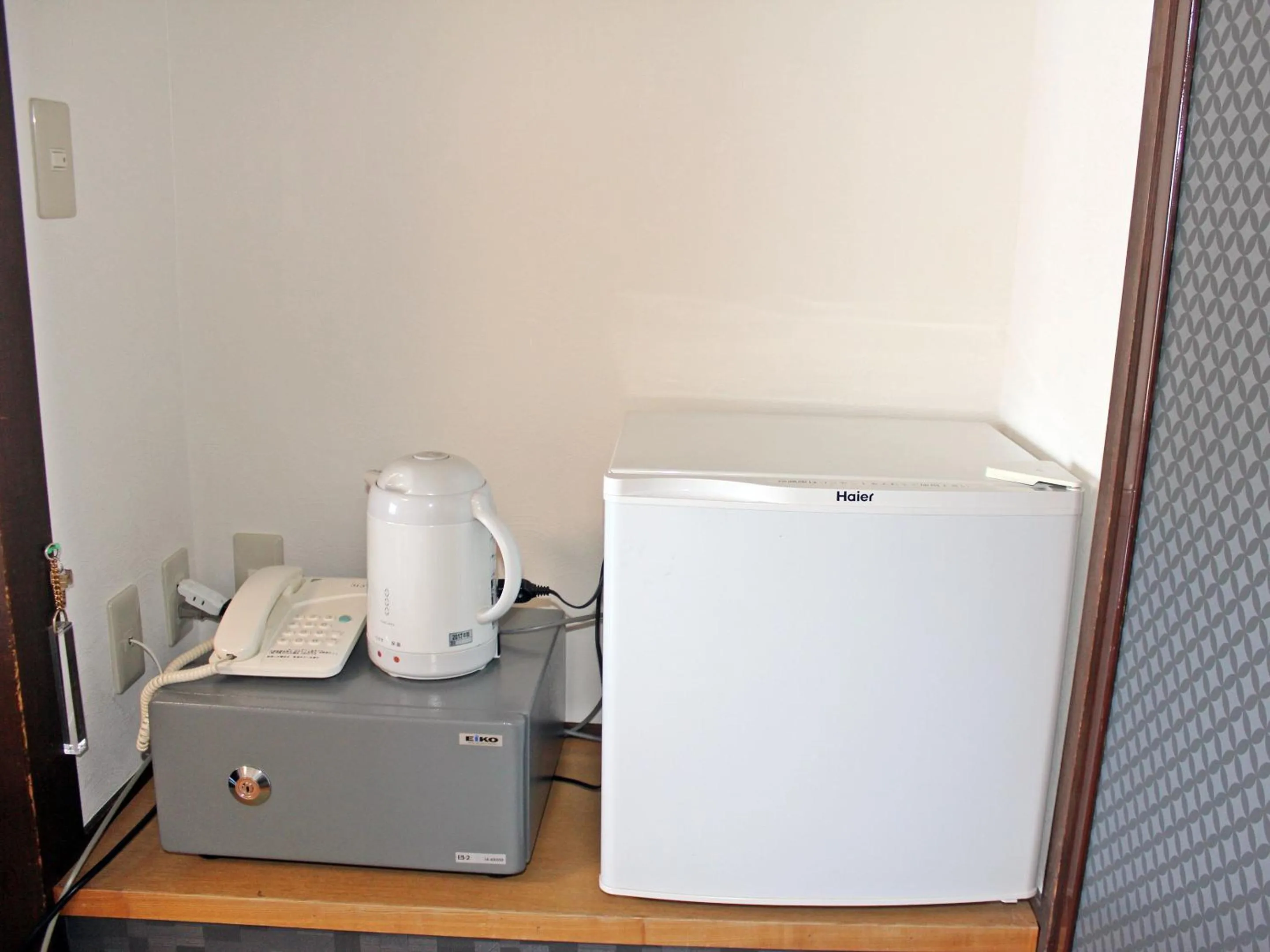 Photo of the whole room in Eboshiso