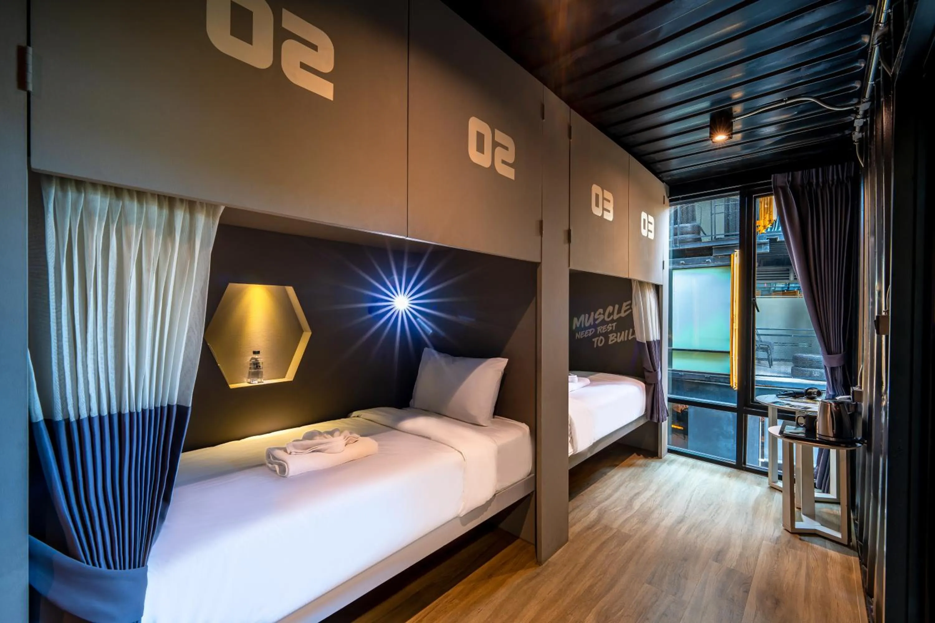 Bed in Hivetel Phuket