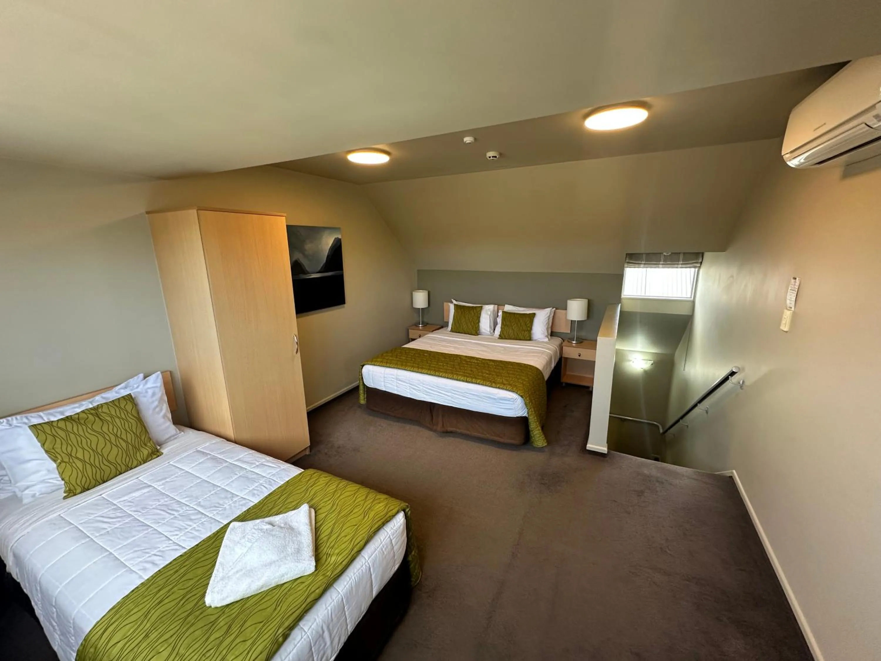 Bedroom, Bed in CentrePoint on Colombo