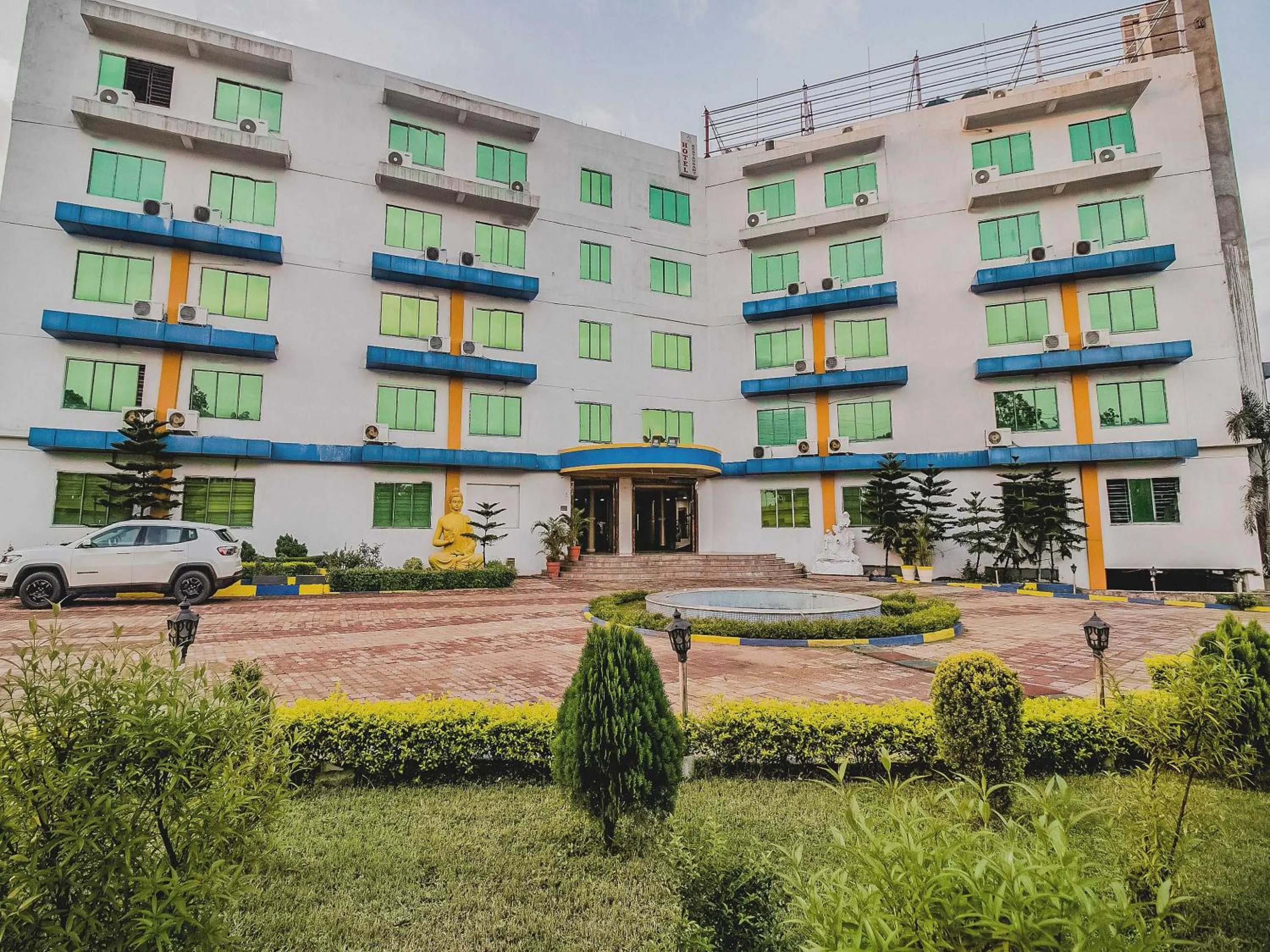Facade/entrance in Collection O Panorama Country Club And Resort