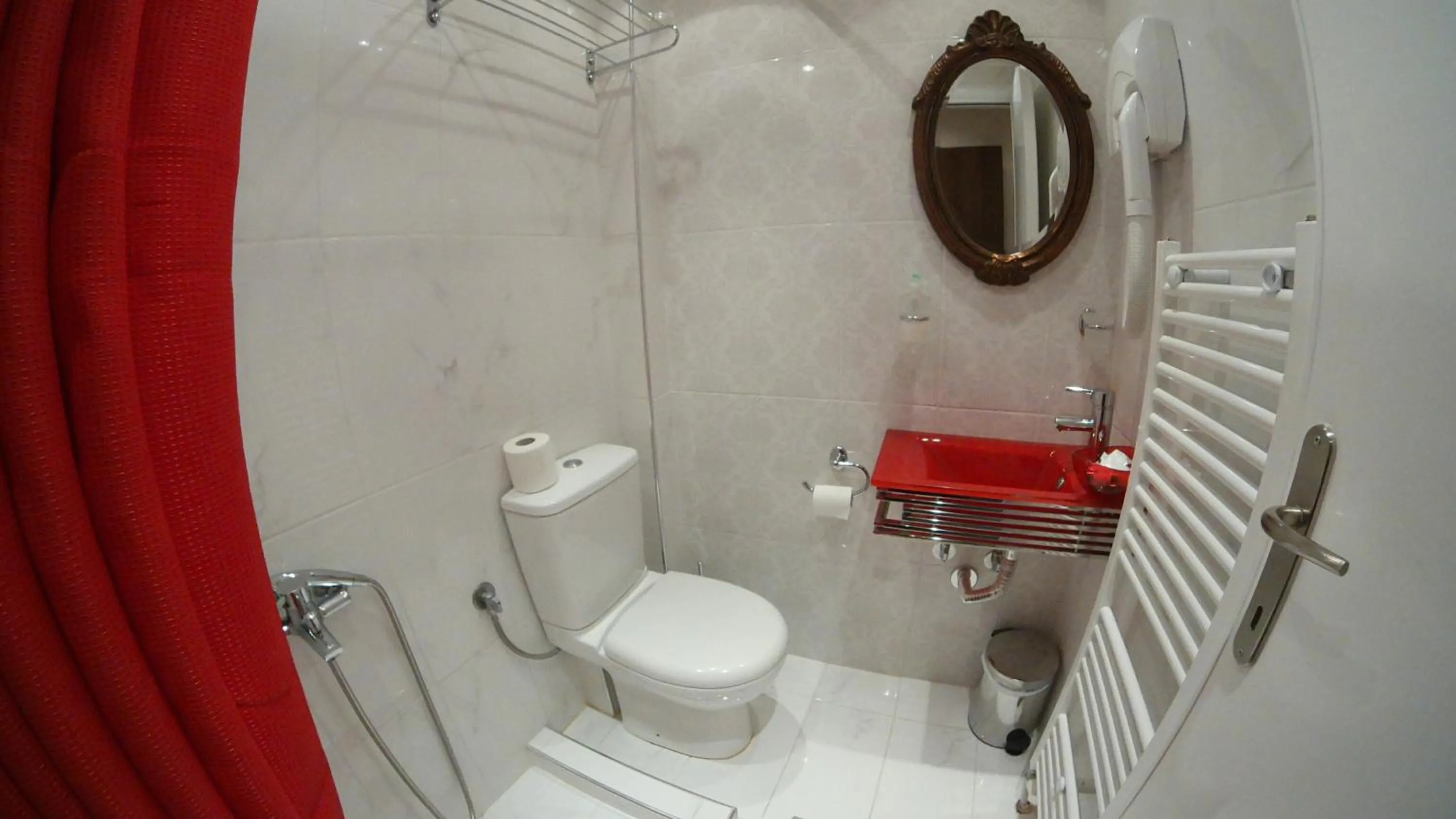 Shower in Hotel Mirto