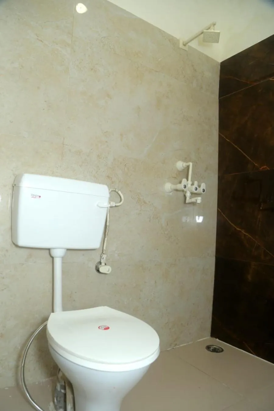 Shower in Pyrenees Homestay