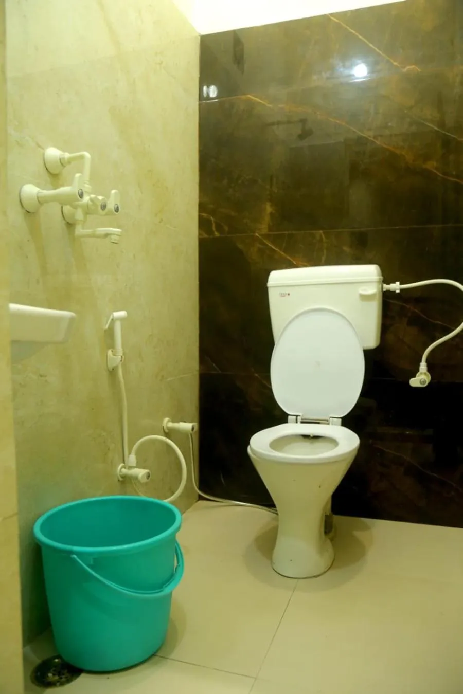 Shower in Pyrenees Homestay