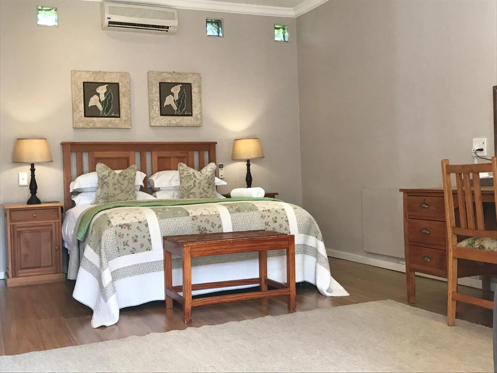 Bedroom, Bed in Anathi Hotel