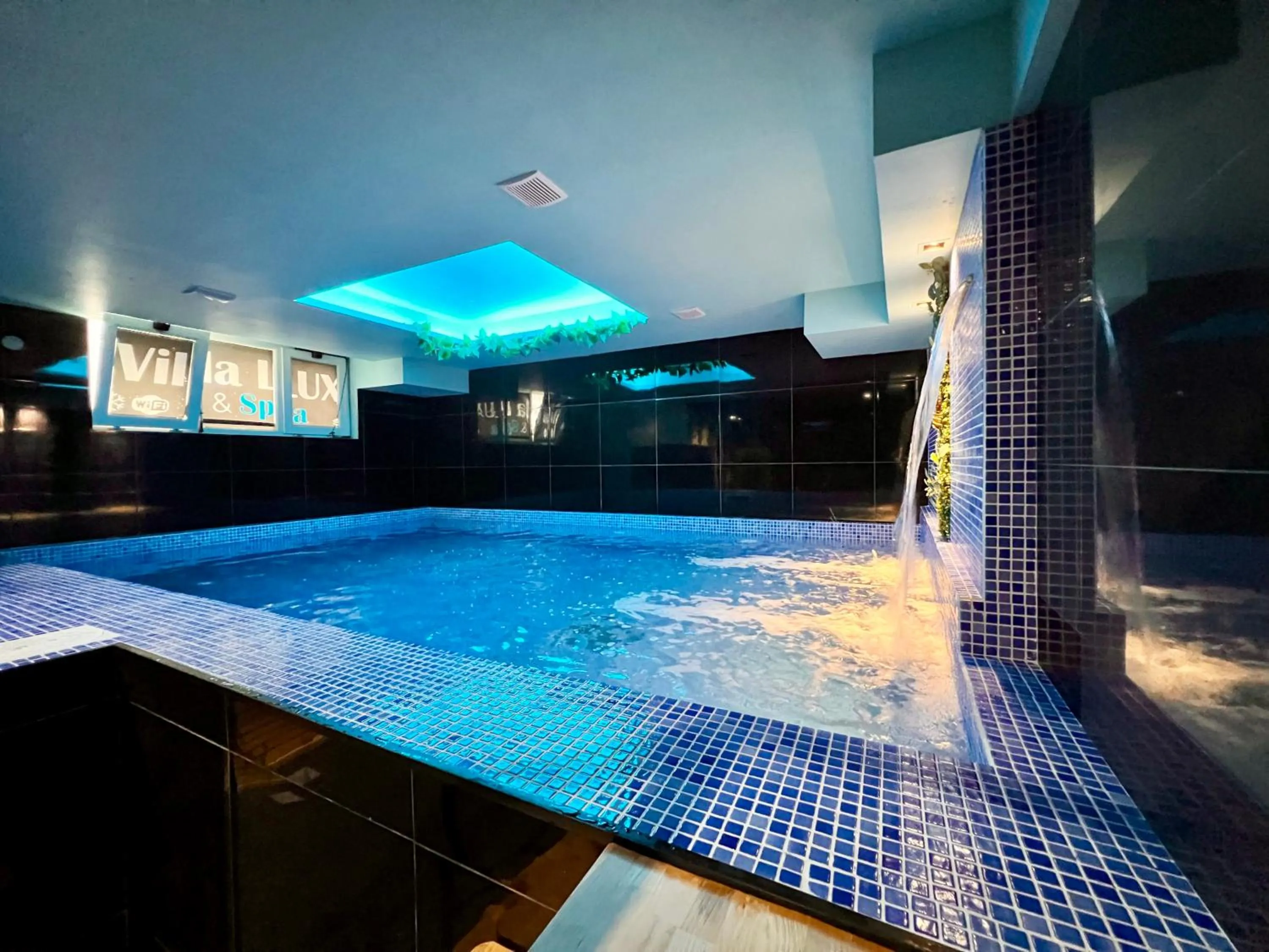 Pool view in Hotel & Spa Villa Luxe