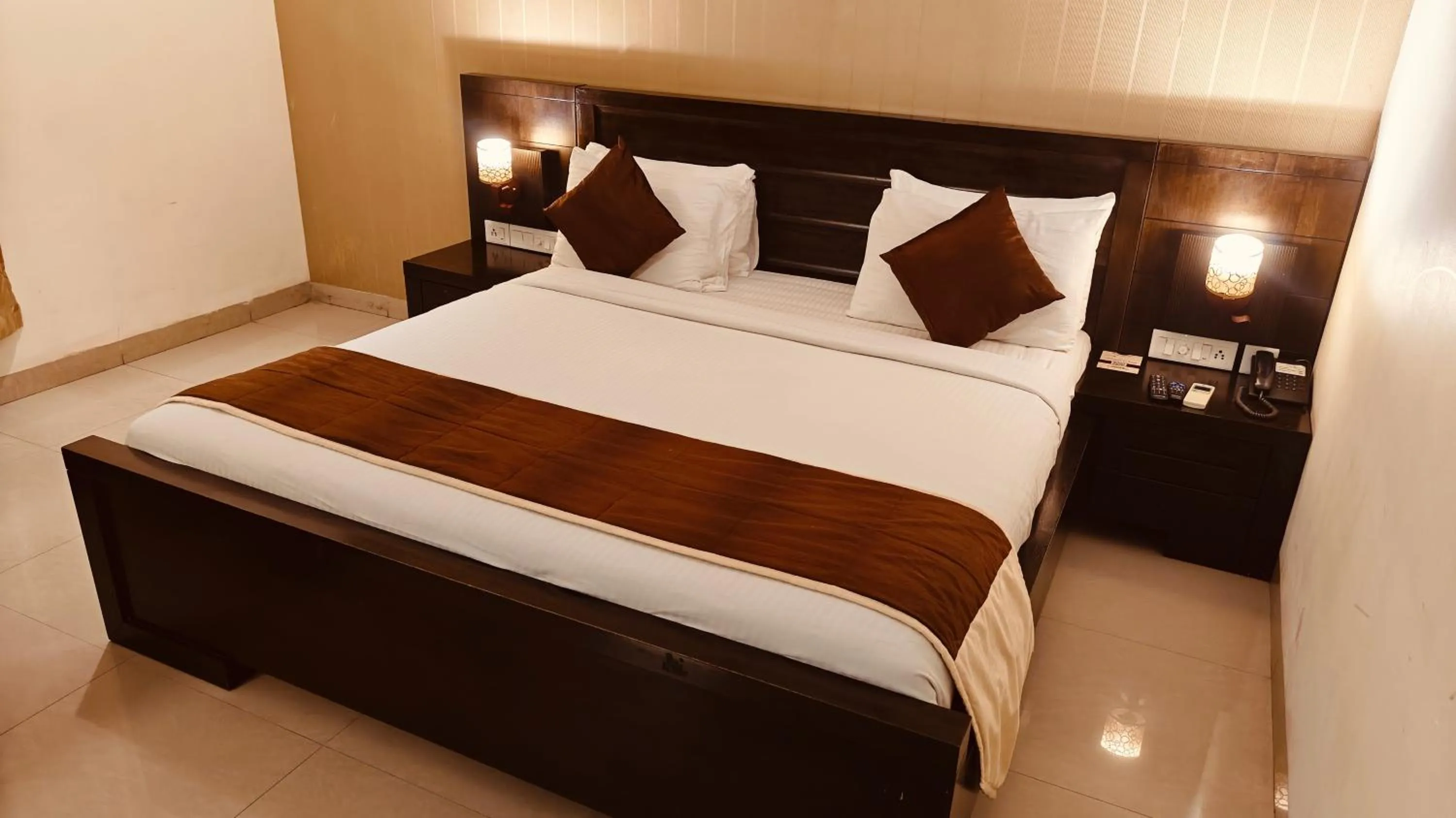 Bed in Alps Residency - A Bergamont Hotel, Krishnagiri
