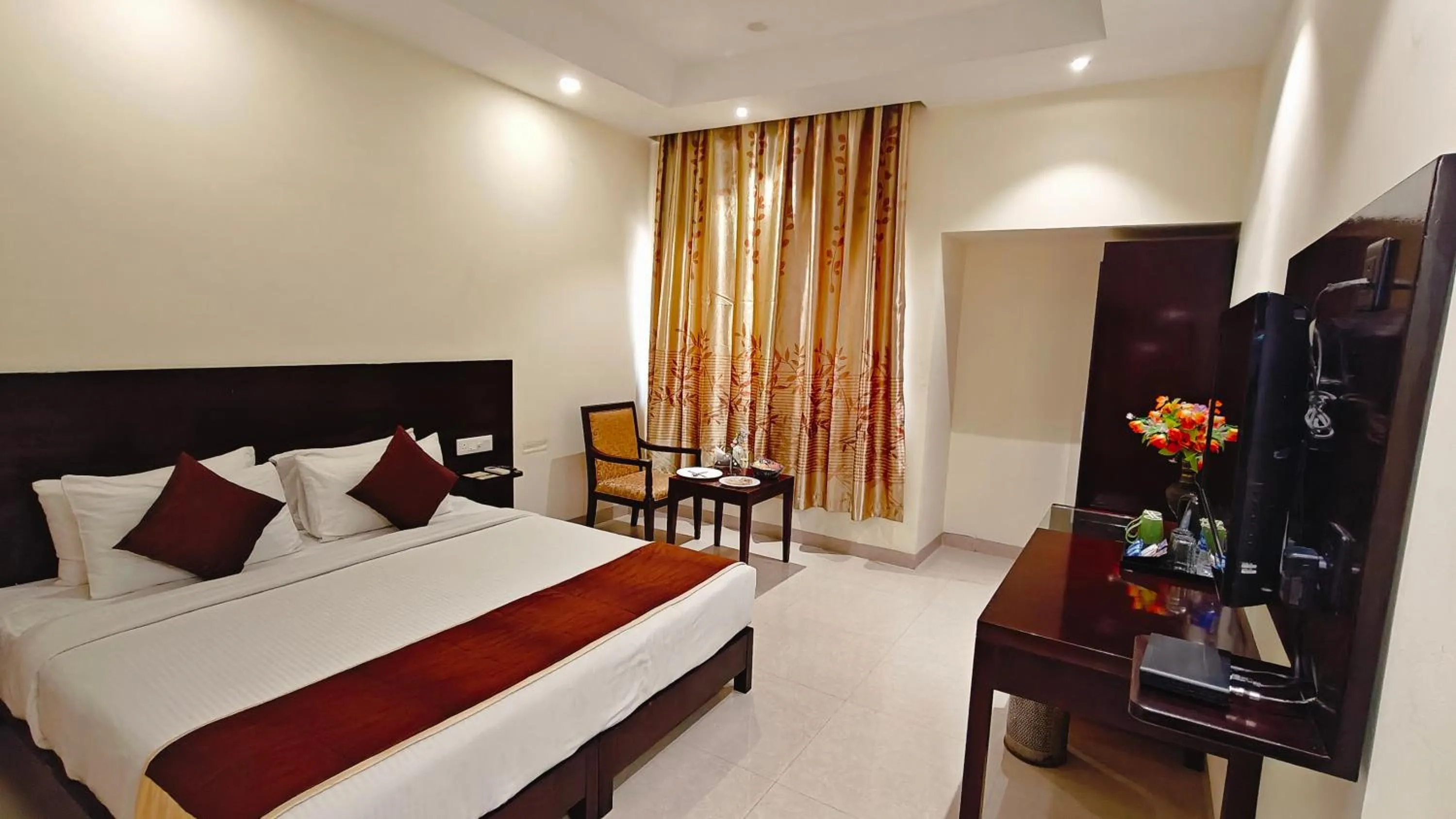 Bed in Alps Residency - A Bergamont Hotel, Krishnagiri