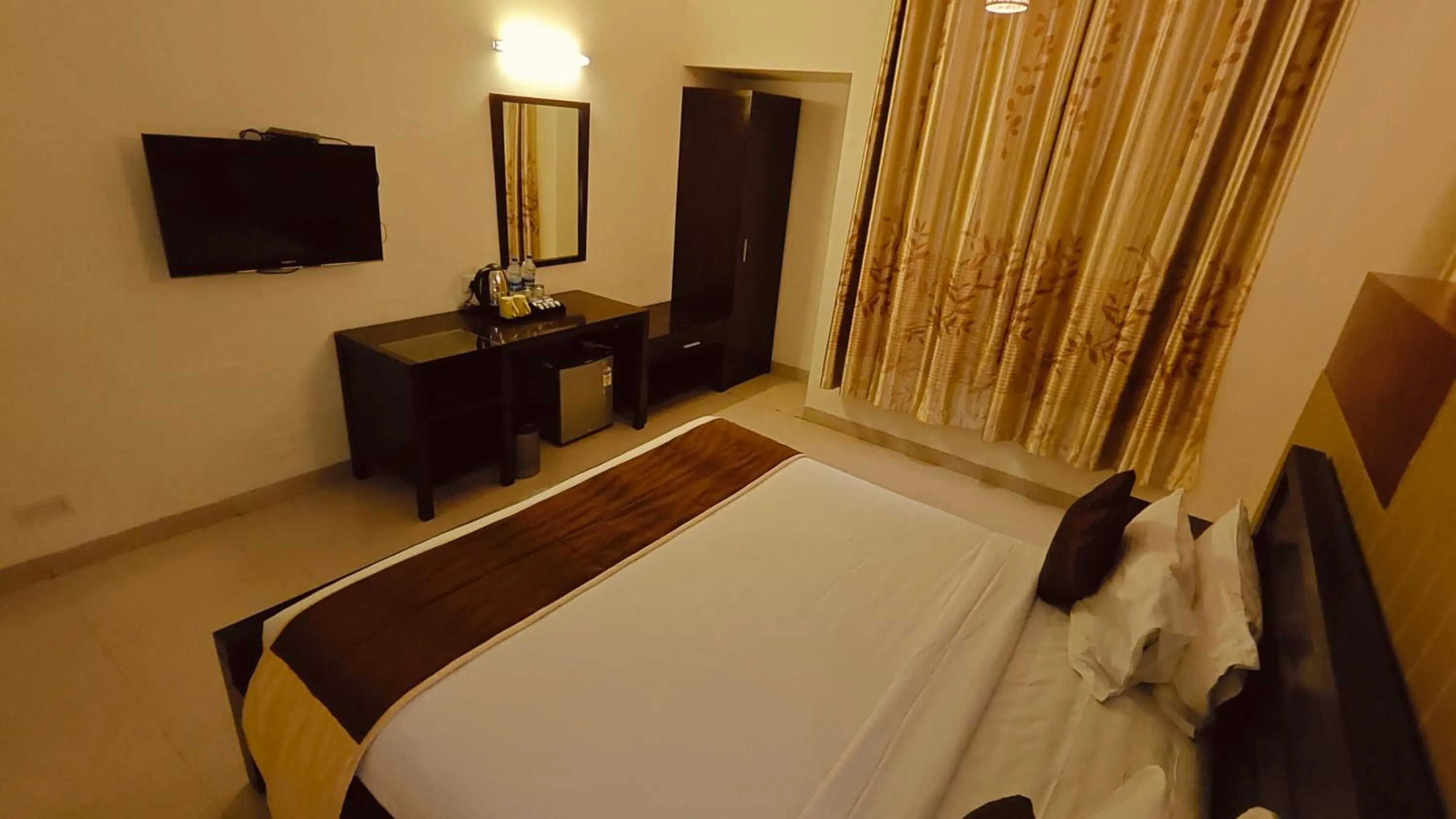 Bed in Alps Residency - A Bergamont Hotel, Krishnagiri