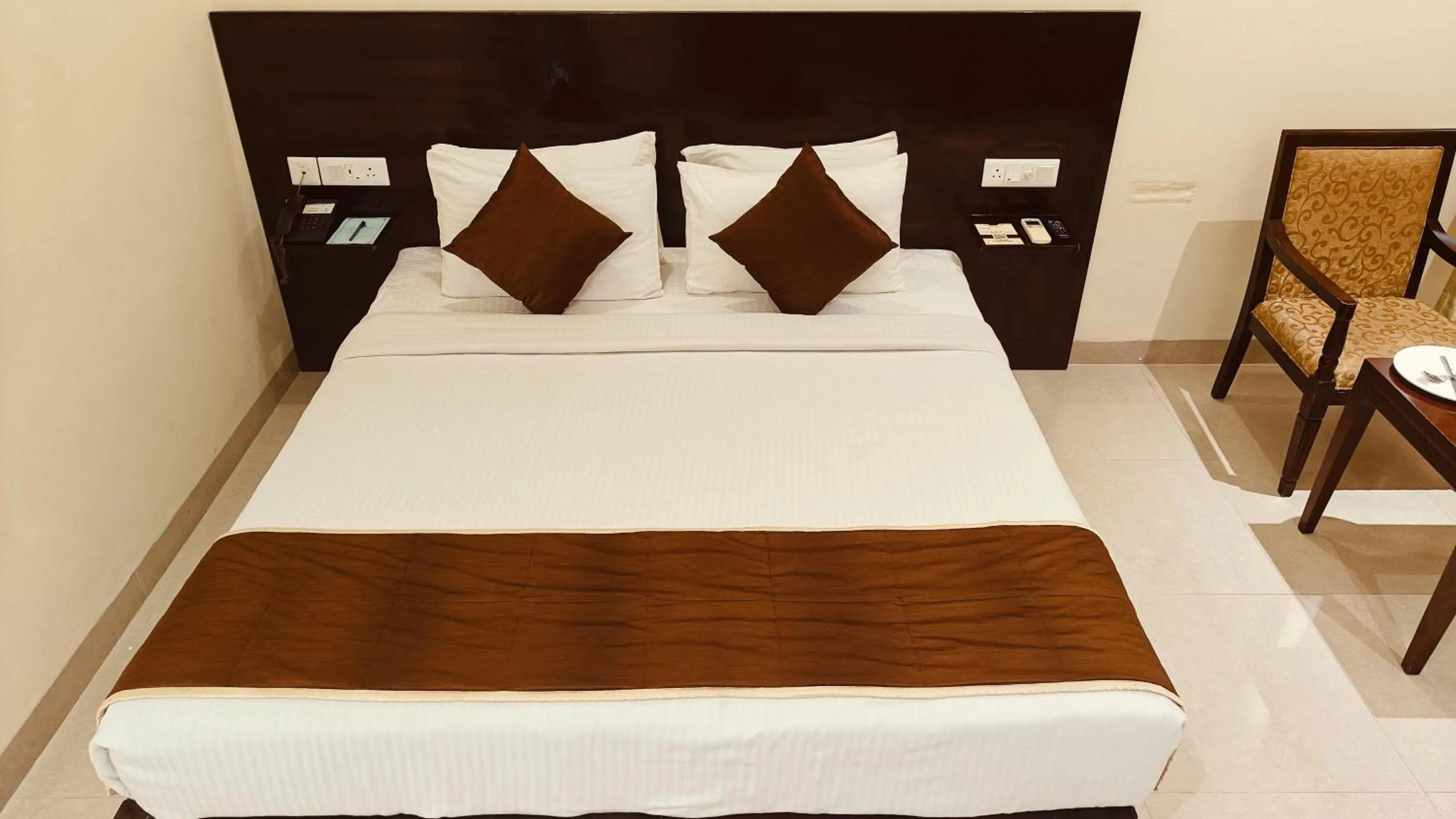Bed in Alps Residency - A Bergamont Hotel, Krishnagiri