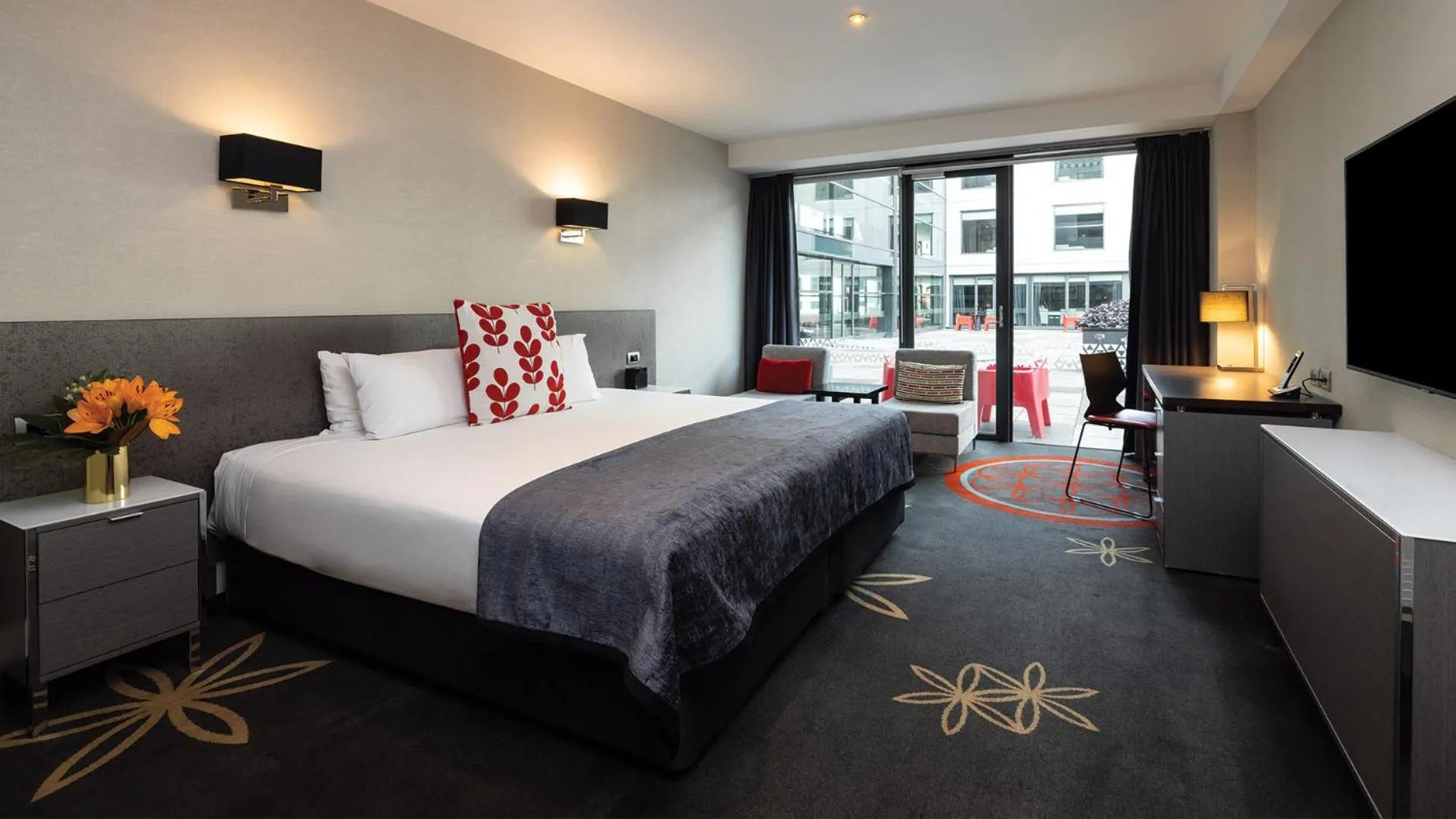 Bedroom, Bed in SkyCity Hotel Auckland