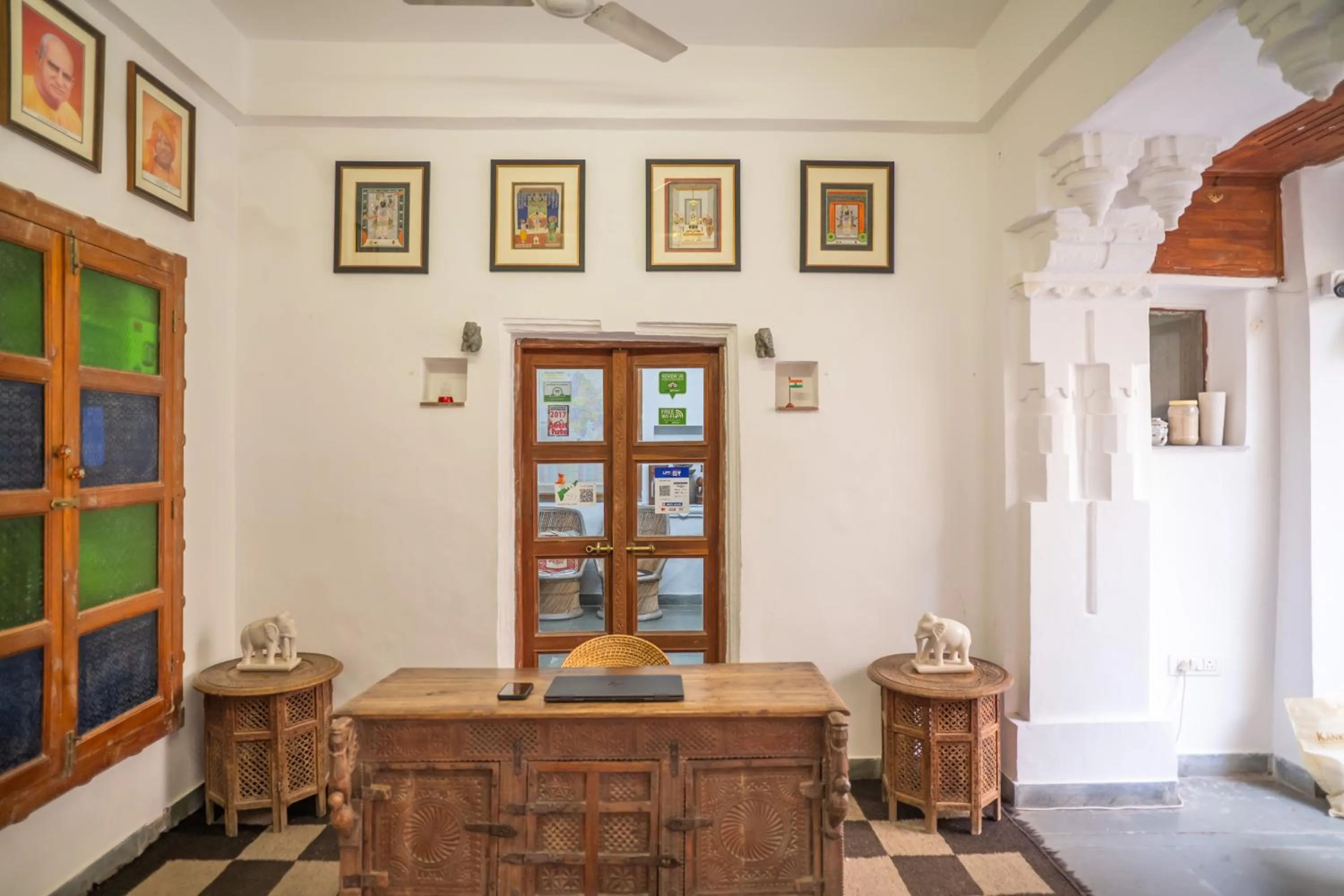 Seating area in Kankarwa Haveli