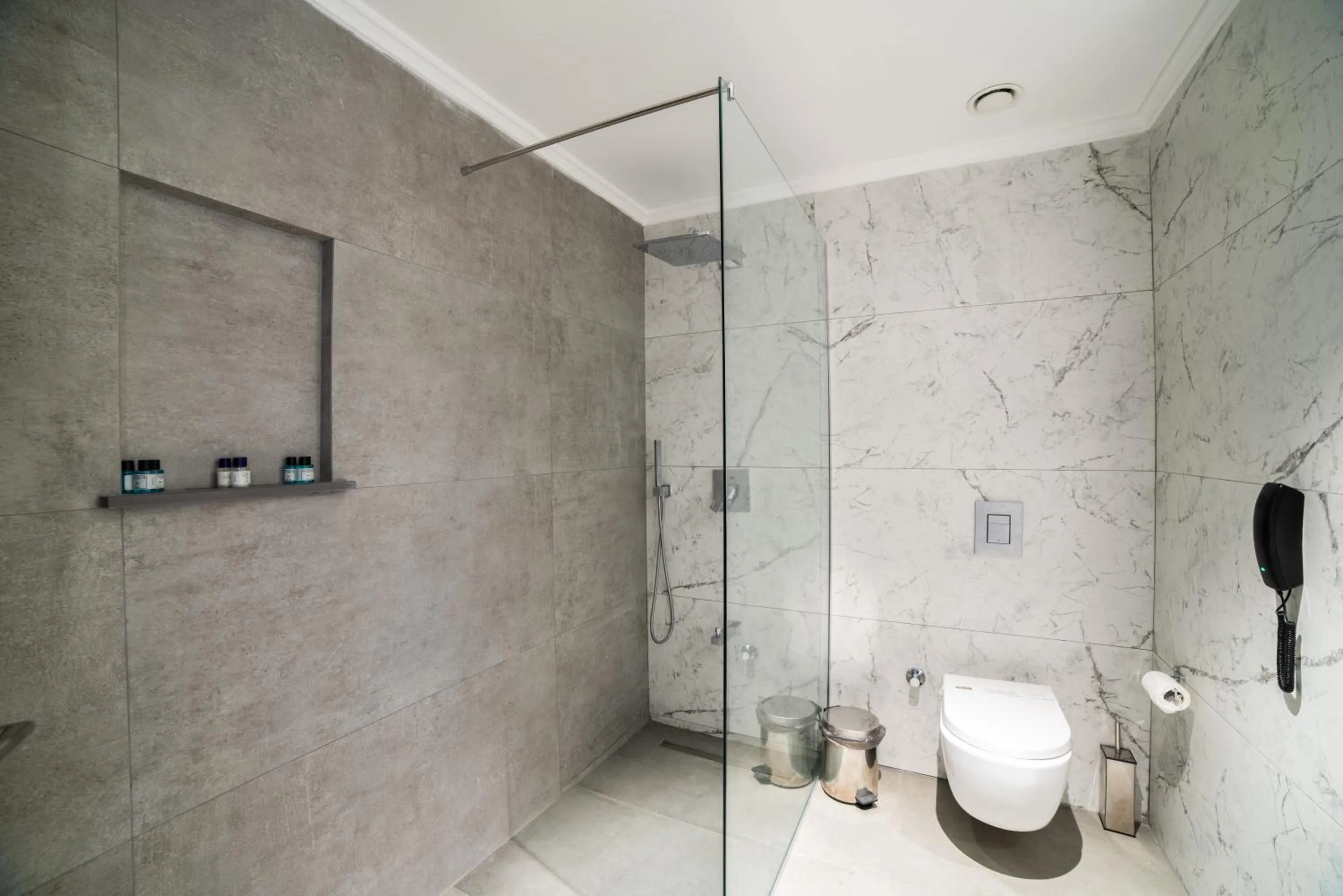 Shower in Hotel Pia Bella