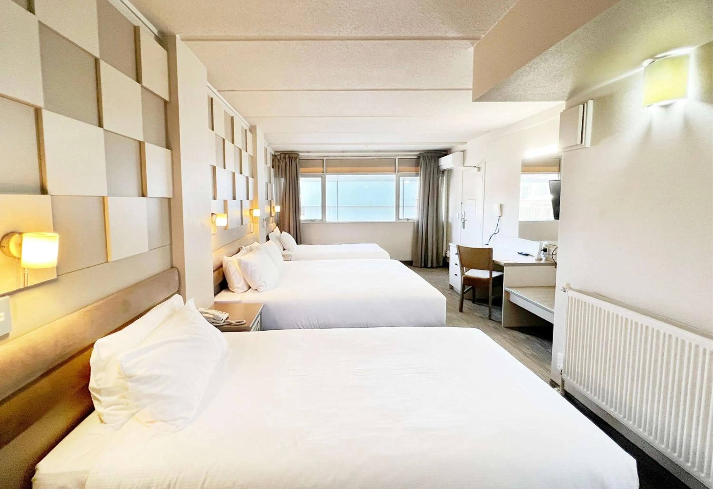 Bedroom, Bed in Sudima Hotel Lake Rotorua