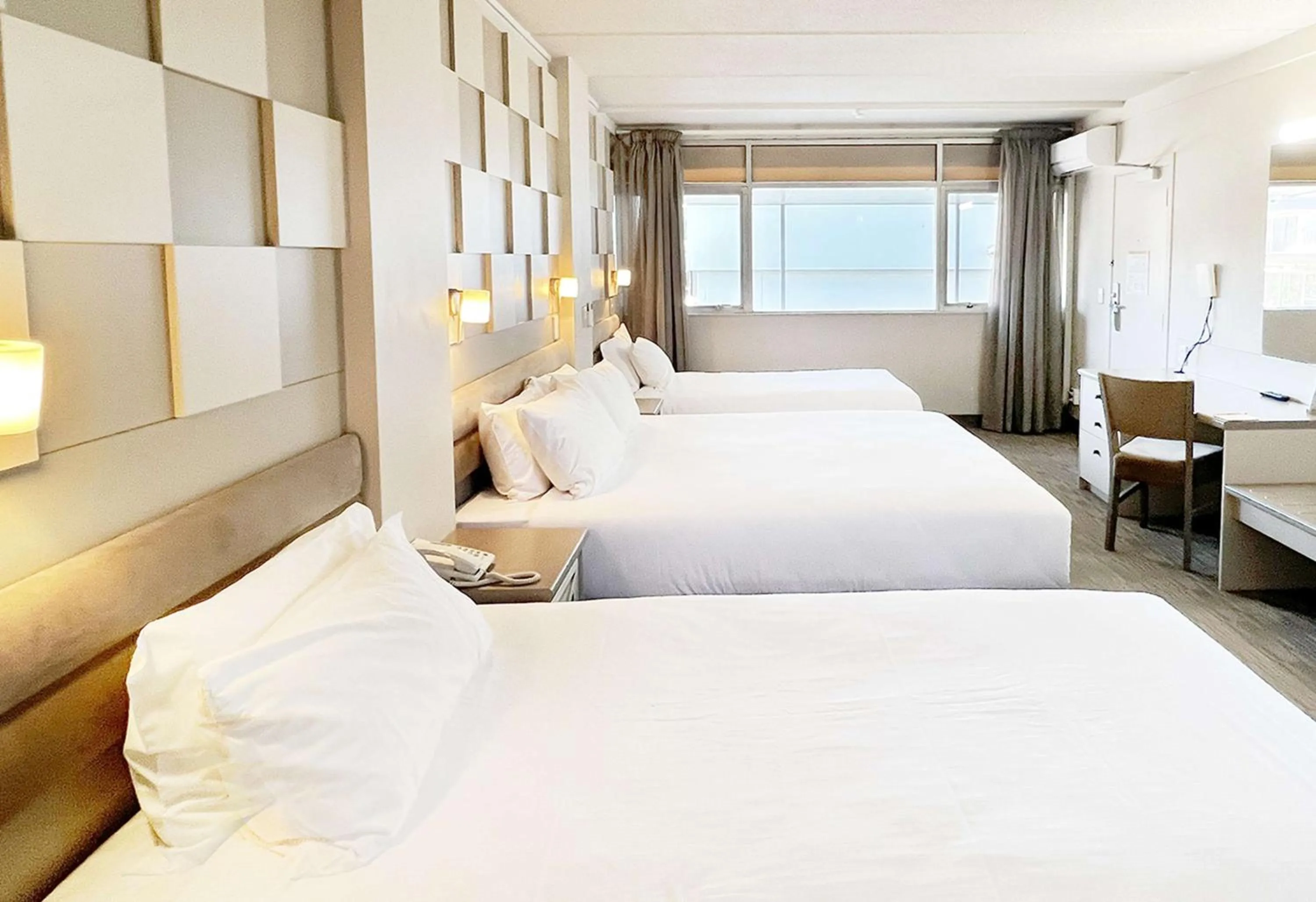 Bedroom, Bed in Sudima Hotel Lake Rotorua