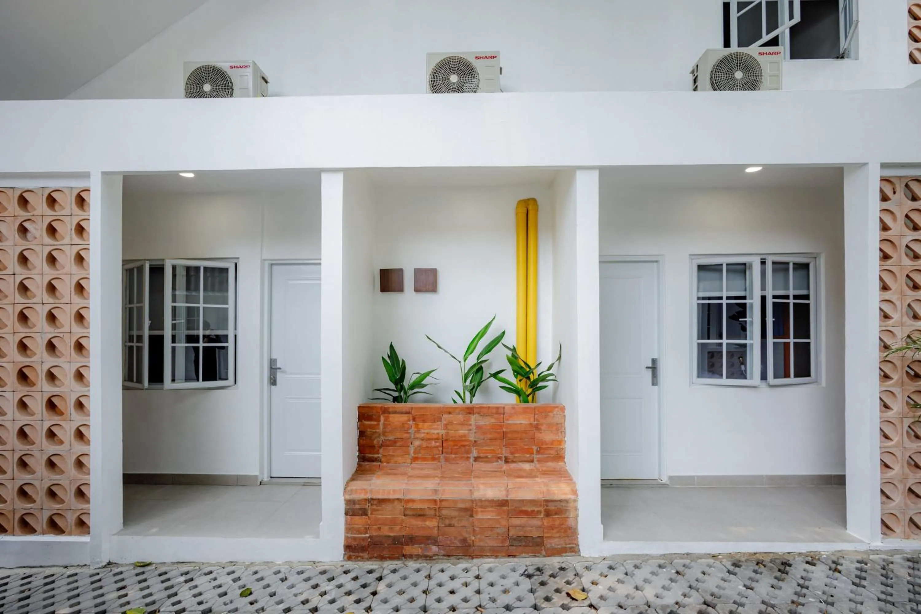 Property building in RedDoorz Plus at Jalan Gatot Subroto Jakarta