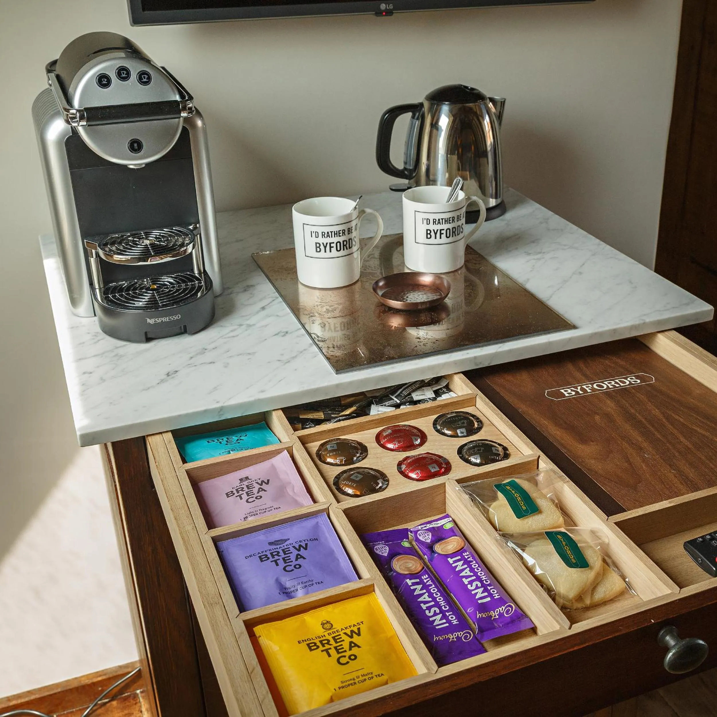 Coffee/tea facilities in Byfords