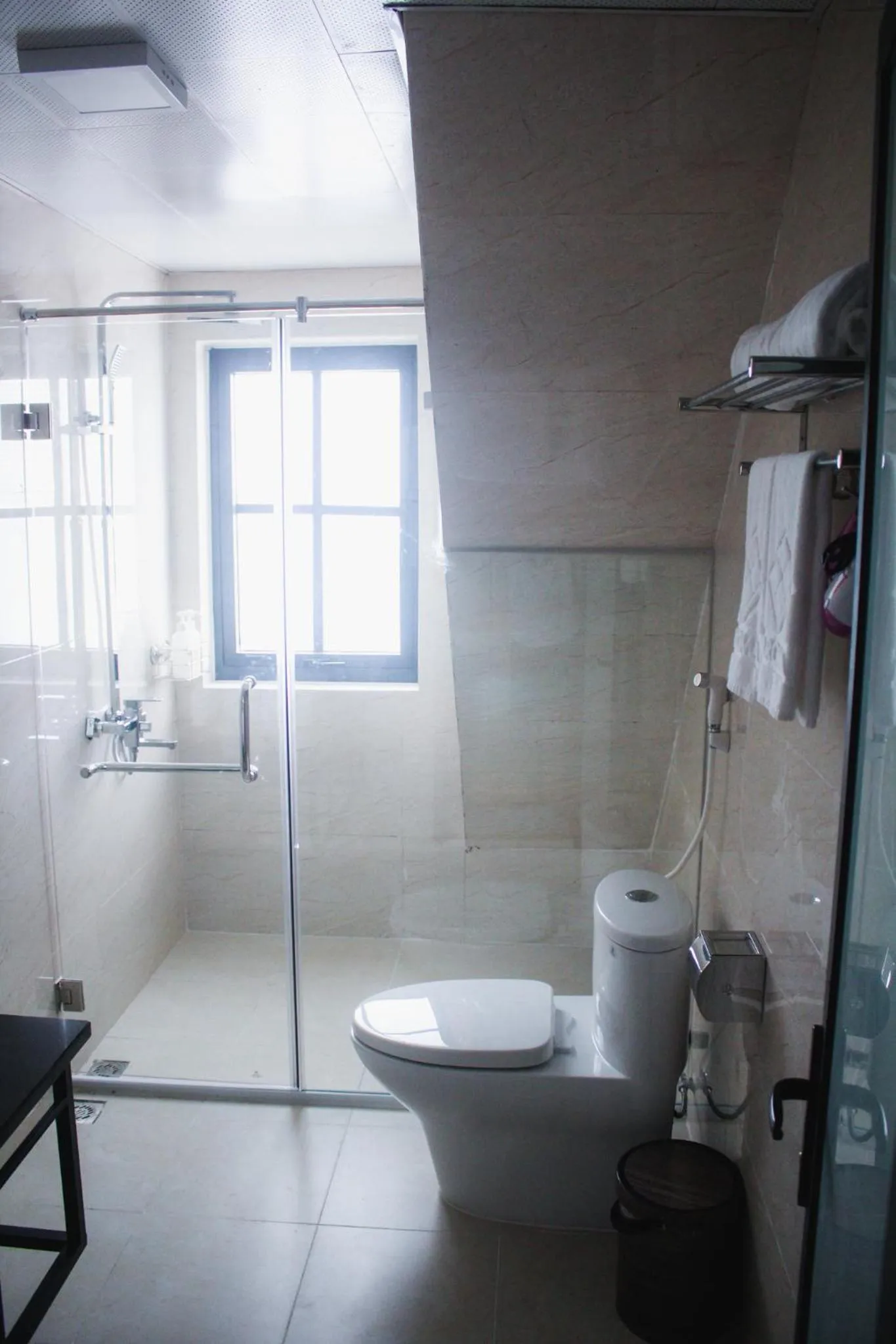 Toilet in AROMA Ha Long Hotel