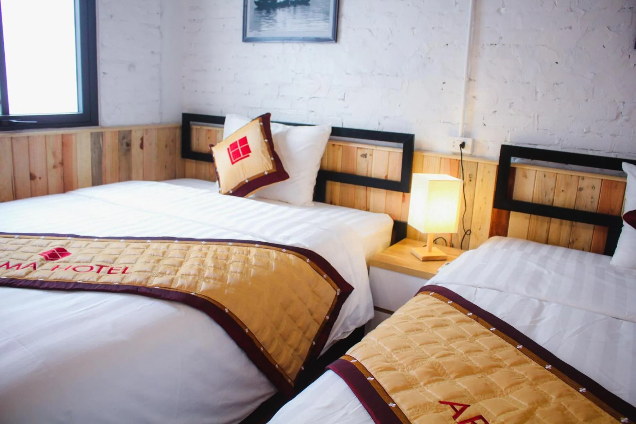 Bed in AROMA Ha Long Hotel